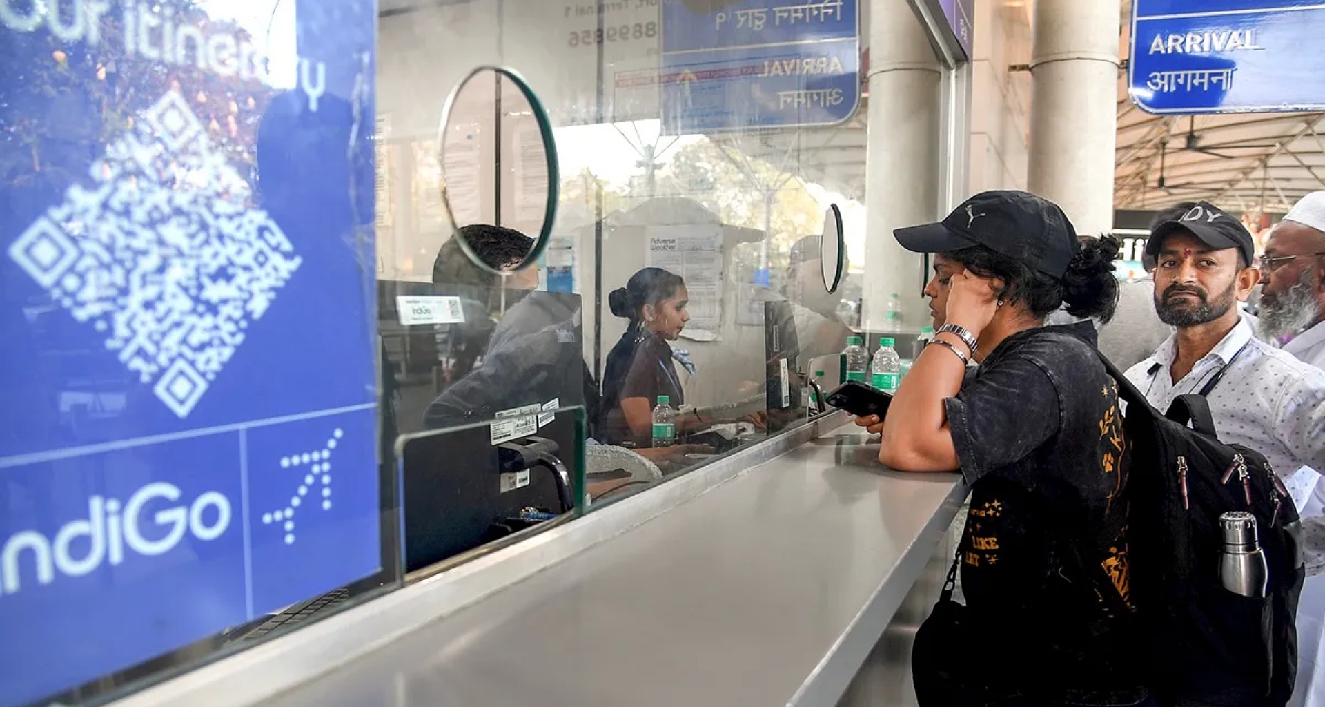 ઇન્ડિગોએ 180 બેંગલુરુ-હૈદરાબાદ અને 152 દિલ્હી ફ્લાઇટ્સ રદ કરી; DGCA એ ફ્લાઇટ શેડ્યૂલમાં 5% ઘટાડો કર્યો