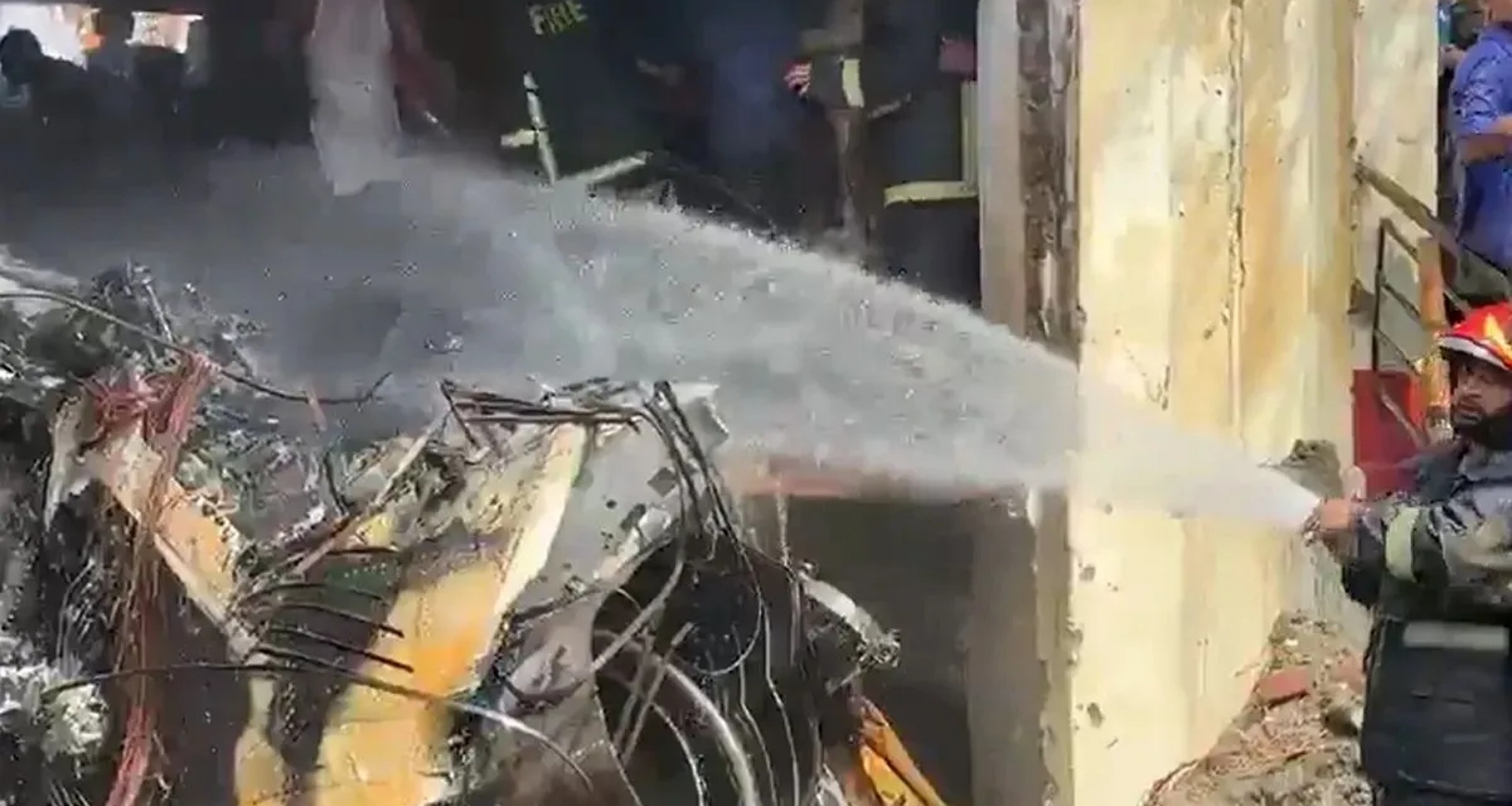 બાંગ્લાદેશમાં સેનાનું વિમાન ક્રેશ થયું, ફાઇટર પ્લેન શાળામાં ઘૂસી ગયું, એકનું મોત થયું