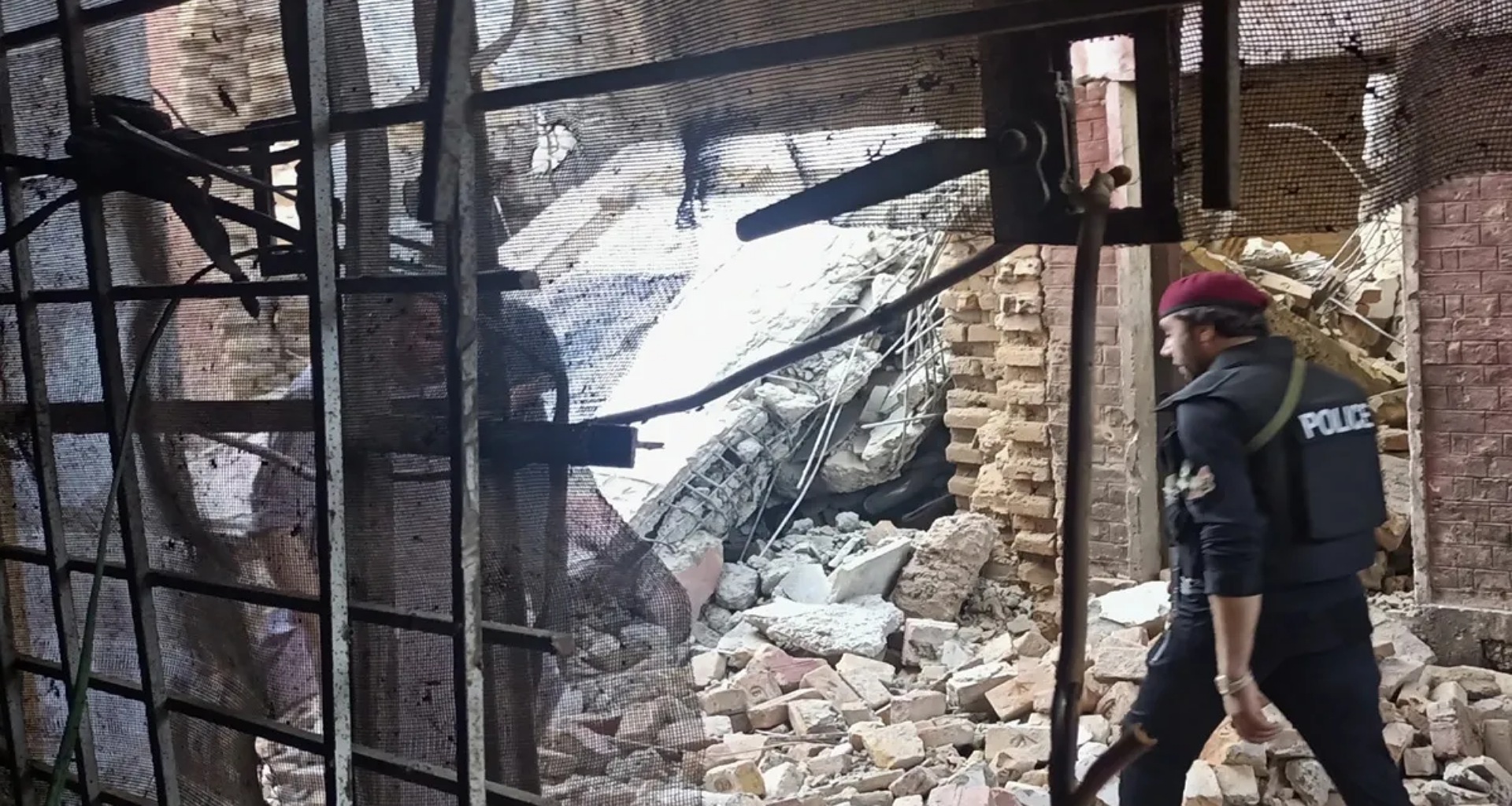 પાકિસ્તાનના ખૈબર પખ્તુનખ્વામાં આતંકવાદી હુમલો; આતંકવાદીઓએ પોલીસ ચોકીને નિશાન બનાવી