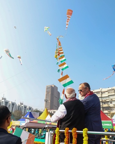 વડાપ્રધાન શ્રી નરેન્દ્ર મોદી અને જર્મનીના ચાન્સેલર ફ્રેડરિક મર્ઝે પતંગ ચગાવીને કરાવ્યો IKF-૨૦૨૬નો ભવ્ય પ્રારંભ