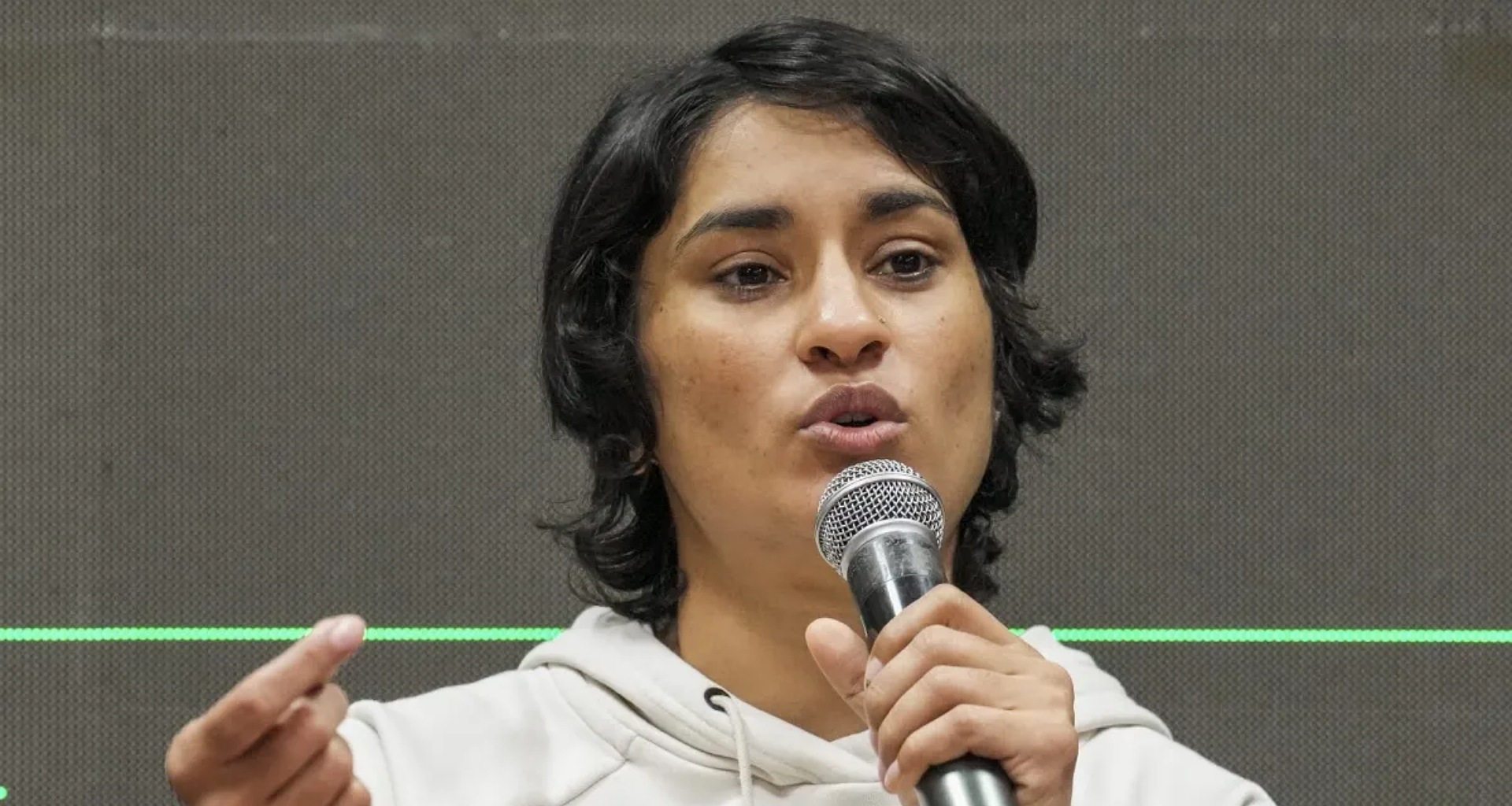 વિનેશ ફોગાટ: વિનેશ ફોગાટે મોટો યુ-ટર્ન લીધો, અચાનક પોતાની નિવૃત્તિ પાછી ખેંચી લીધી