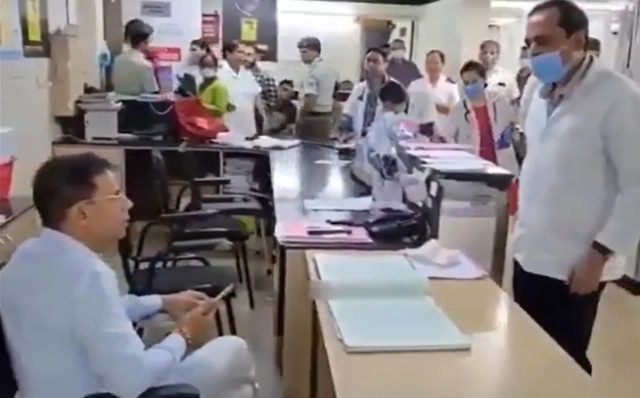 મુખ્યમંત્રીના હસ્તક્ષેપ બાદ ગોવા મેડિકલ કોલેજના ડોકટરોએ વિશ્વજીત રાણે સામેનું આંદોલન પાછું ખેંચ્યું