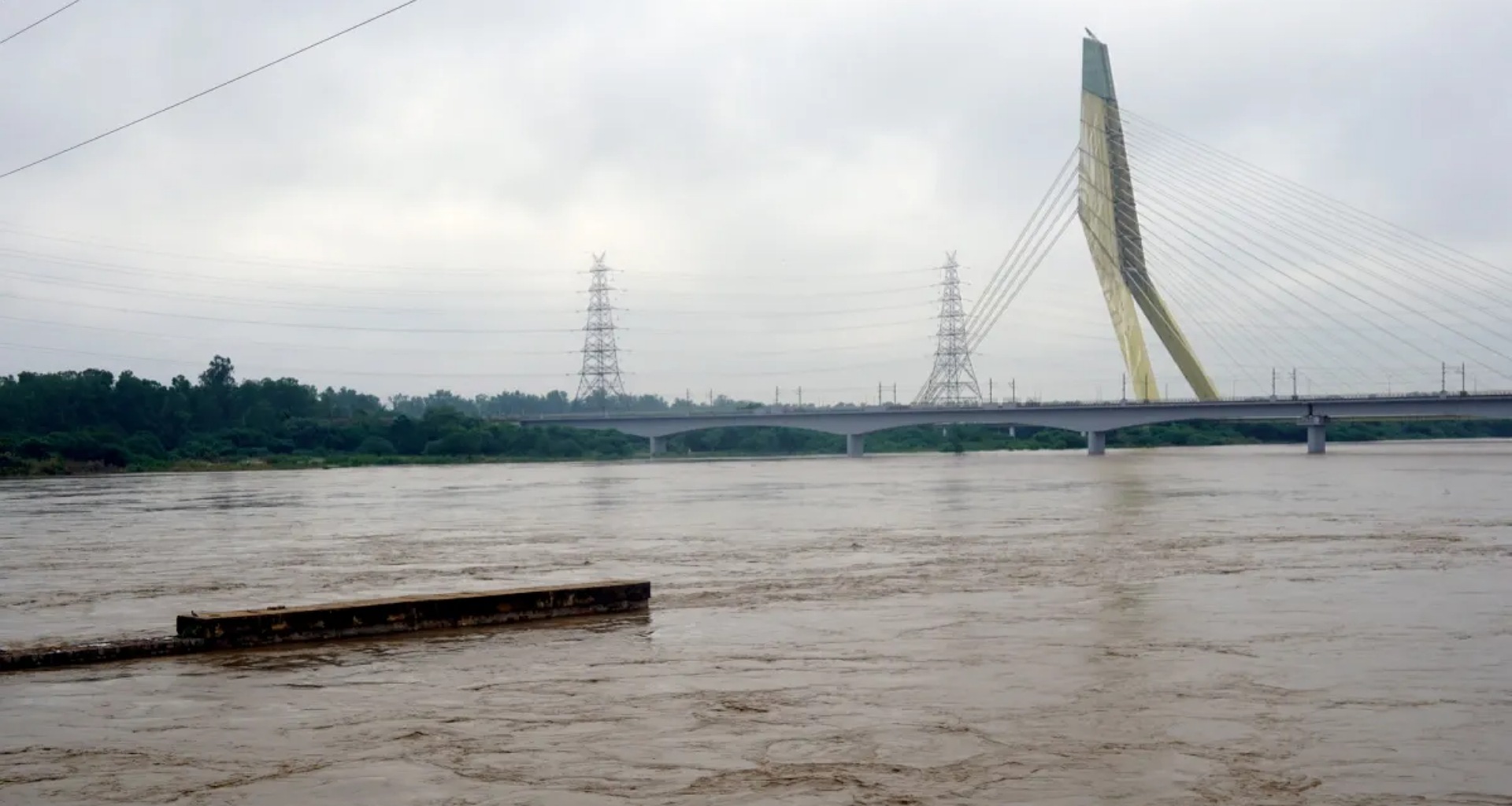 દિલ્હીમાં યમુના નદીએ ખતરાના નિશાનને પાર કર્યું, આ વિસ્તારોમાં પૂરનો ભય