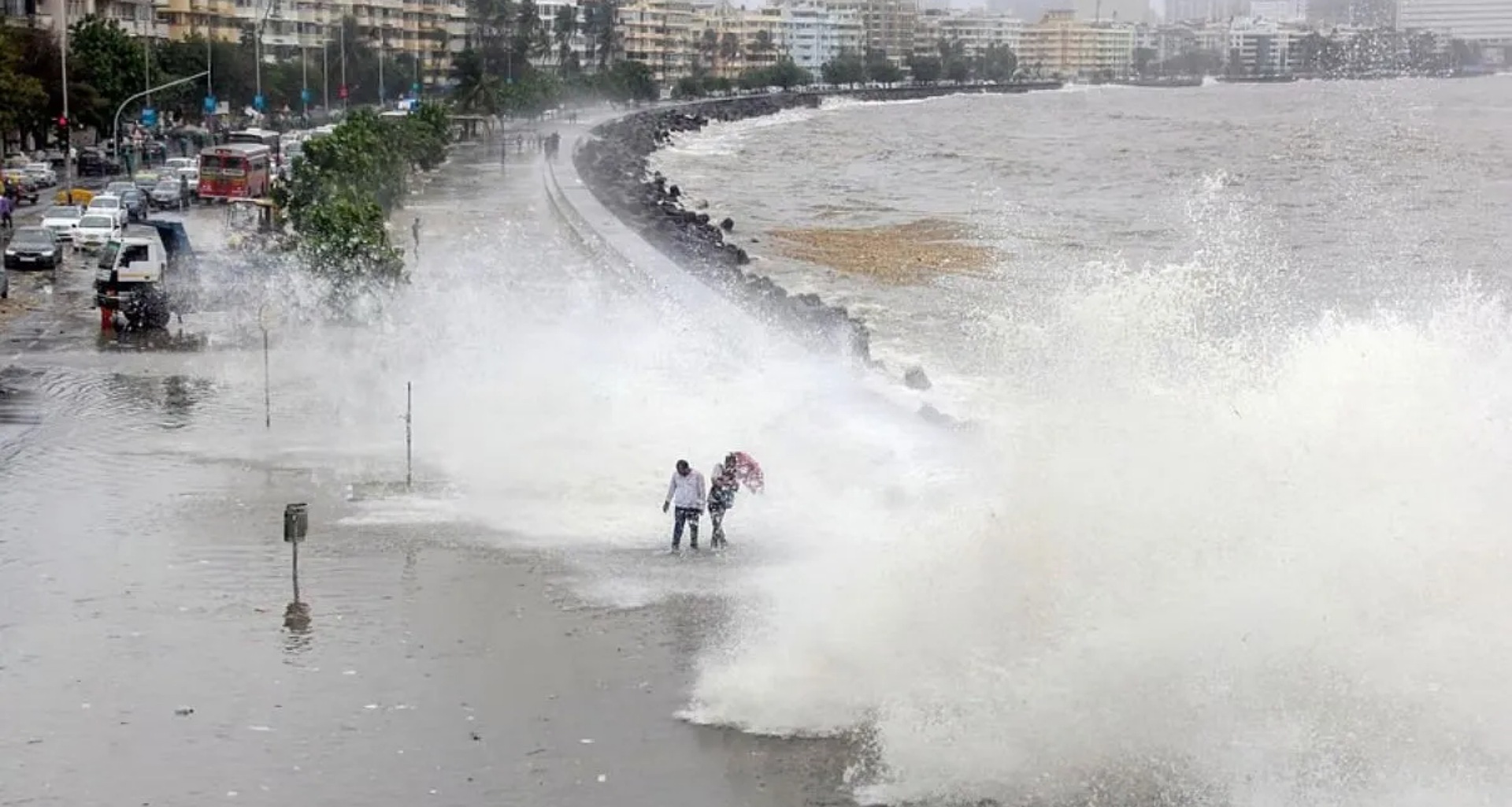 મુંબઈમાં 4 થી 7 ડિસેમ્બર સુધી ભરતીની ચેતવણી, 5 મીટર સુધી ઉંચા મોજાં આવવાની શક્યતા; BMC દ્વારા એડવાઈઝરી જારી