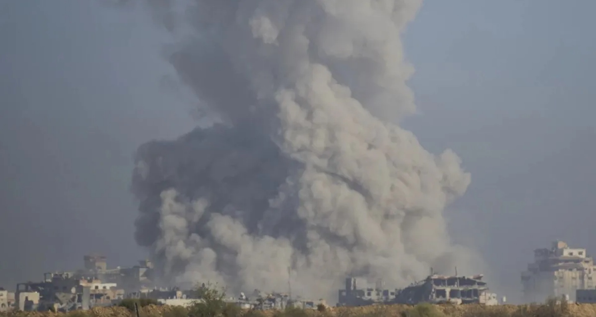 ટ્રમ્પની શાંતિ યોજના વચ્ચે ઇઝરાયલે ફરી ગાઝા પર બોમ્બમારો કર્યો, 16 પેલેસ્ટિનિયનોના મોત