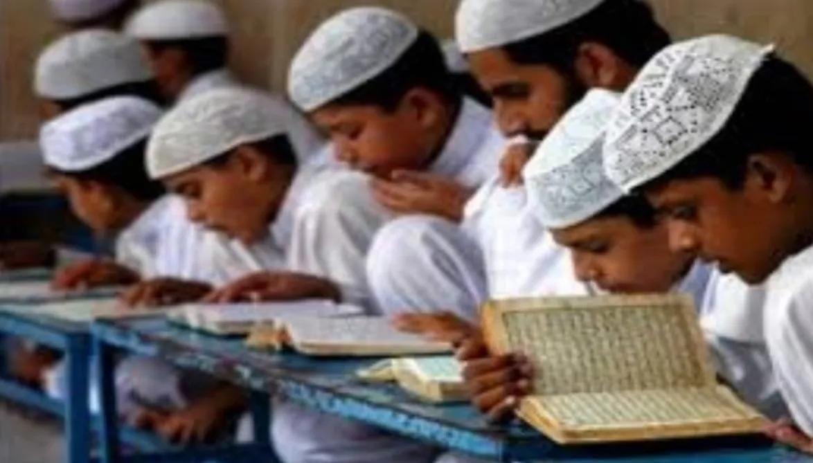 યુપીના મદરેસાઓને મોટી રાહત, ભણાવવાની મંજૂરી મળી પરંતુ આ અધિકાર છીનવાઈ ગયો, જાણો