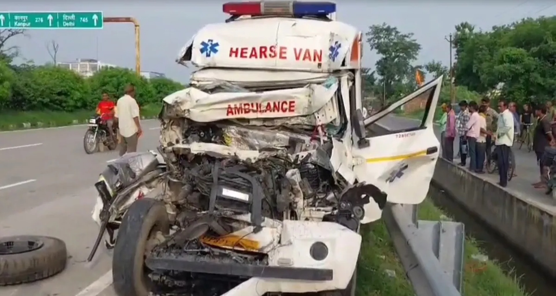 પતિનો મૃતદેહ લઈને ઘરે આવી રહેલી એમ્બ્યુલન્સને મળ્યો અસ્કમાત, દુર્ઘટનામાં પત્નીનું પણ મોત