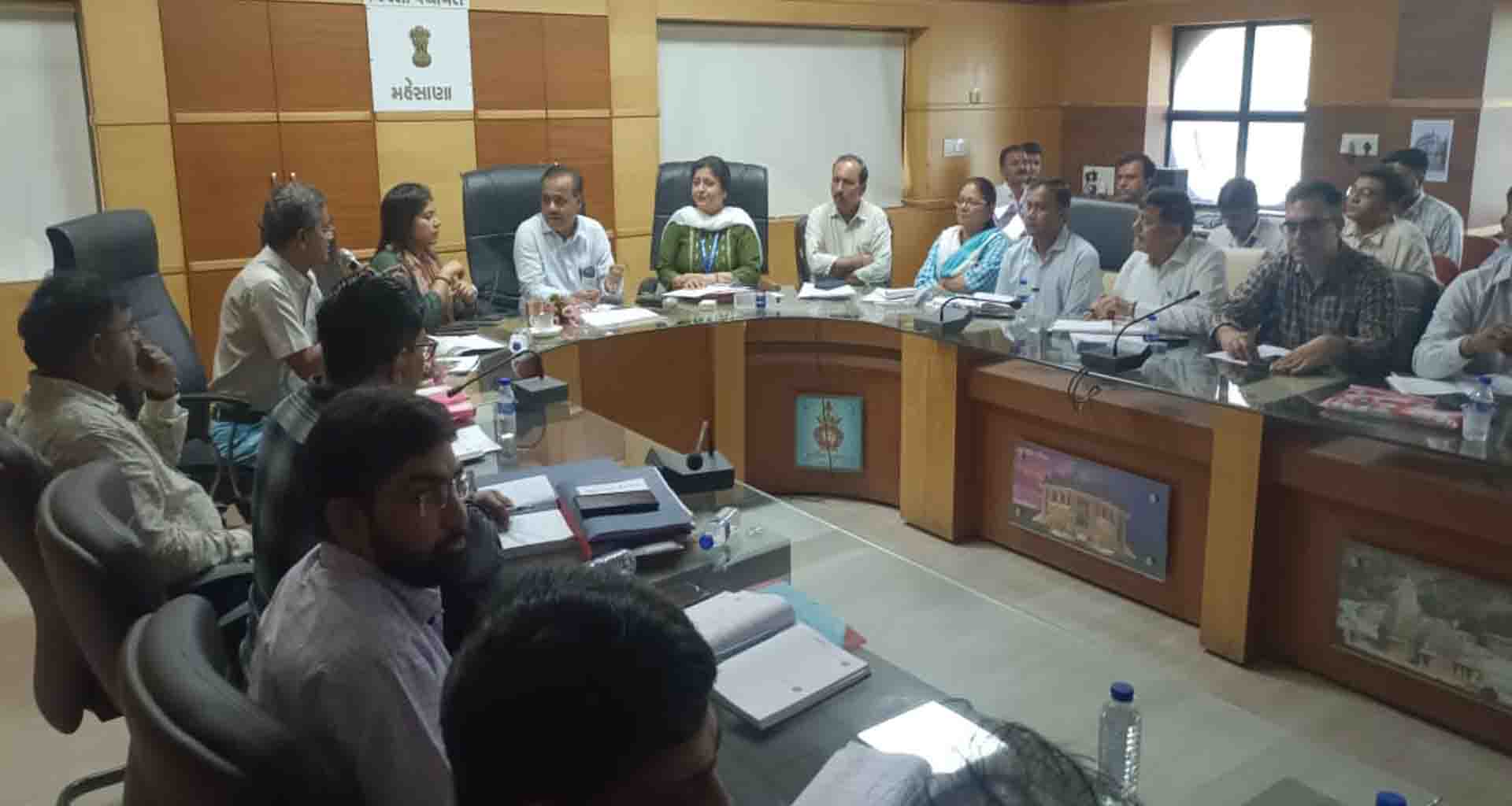મહેસાણા જિલ્લામાં કોરોનાની એન્ટ્રીને પગલે જિલ્લા કલેકટરની આરોગ્યલક્ષી બેઠક યોજાઈ