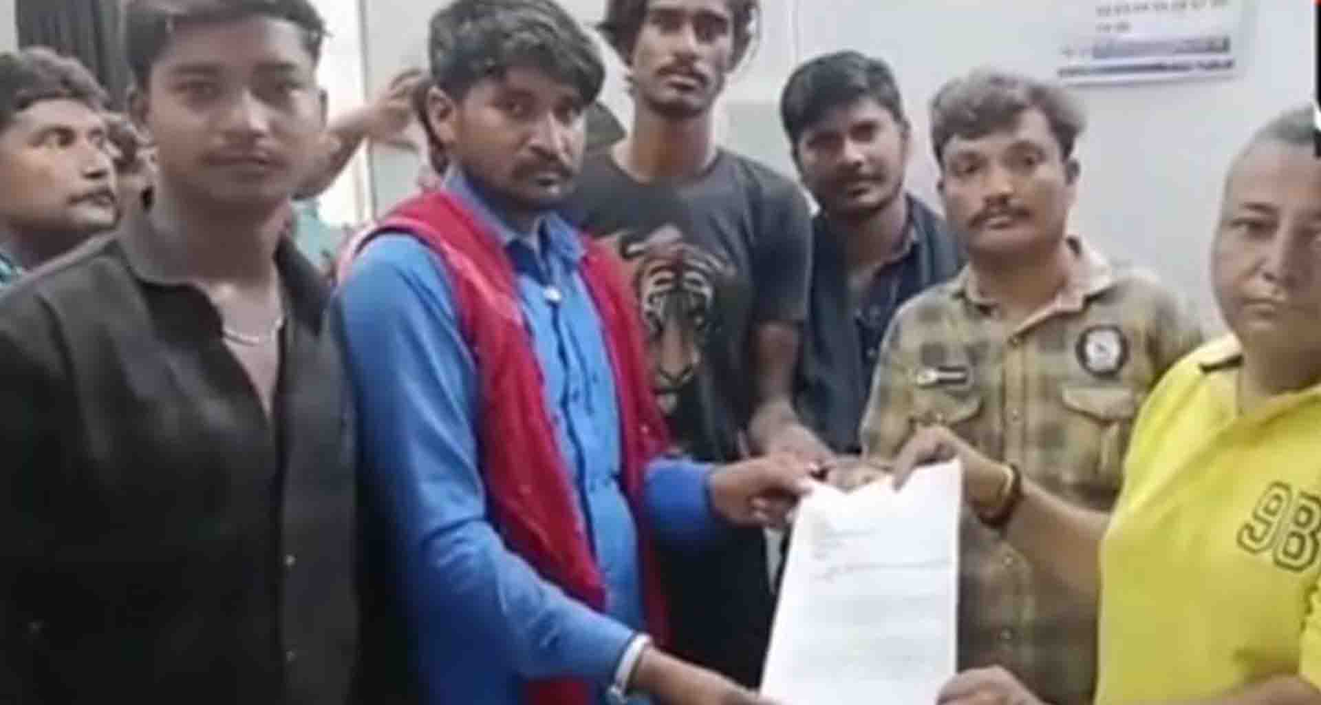 રાધનપુર નગરપાલિકા દ્વારા નાના નાના વેપારીઓને દબાણ હટાવવાના નામે પરેશાન કરાતા હોવાના આક્ષેપ ઉઠ્યા