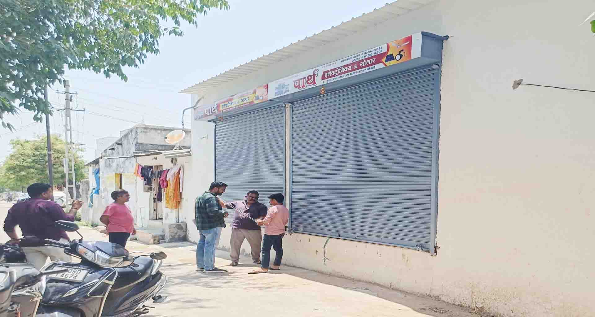 ડીસાના રહેણાંક વિસ્તારોમાં બનતા બે ગેરકાયદેસર કોમર્શિયલ ગોડાઉનો સીલ