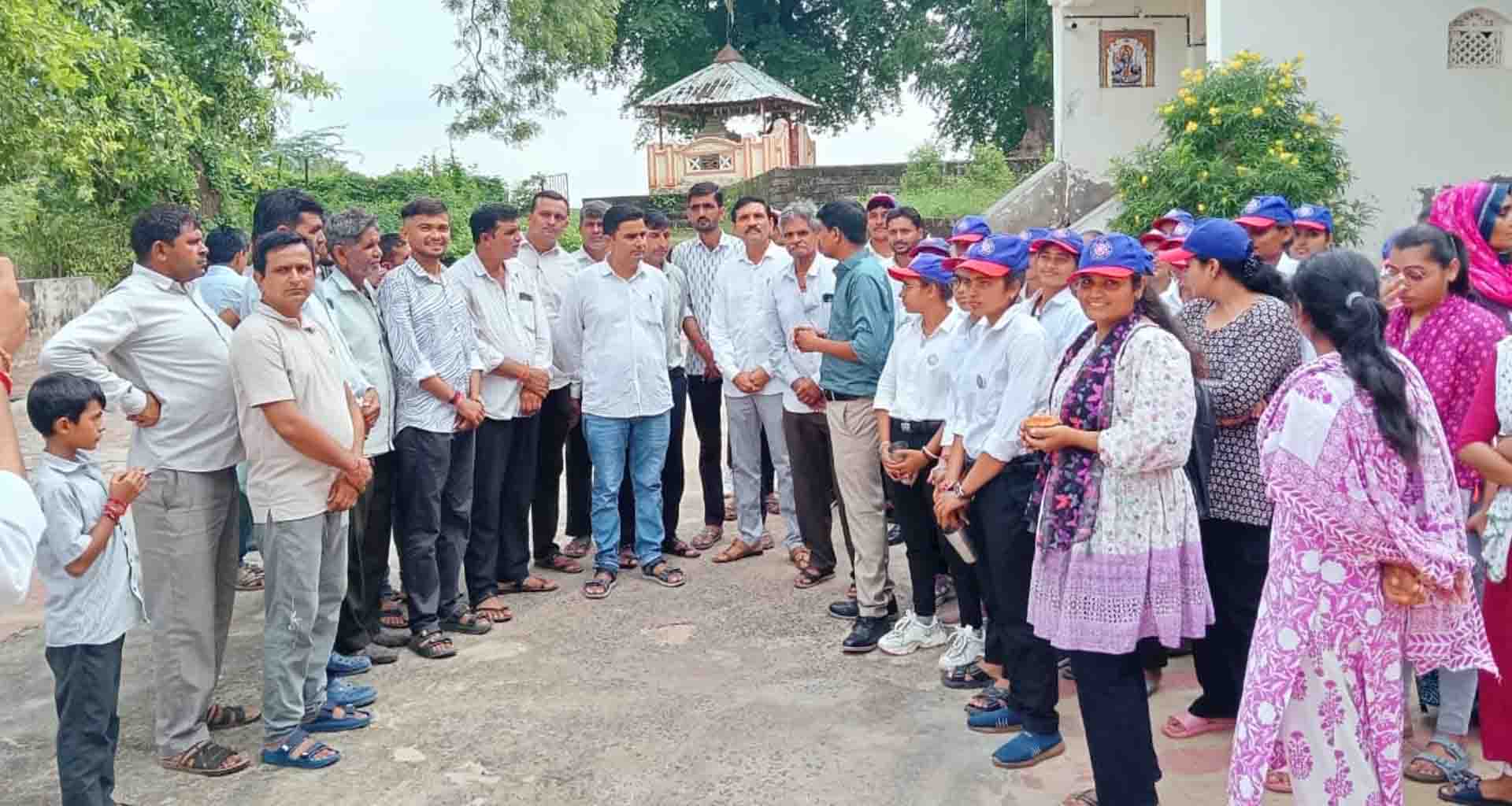 પાટણ યુનિવર્સિટી સહિત સંલગ્ન ૬૬ કોલેજોના ૧૮૬૦ સ્વયંસેવકો અંબાજી માગૅ પર સ્વચ્છતા અભિયાન આદરશે