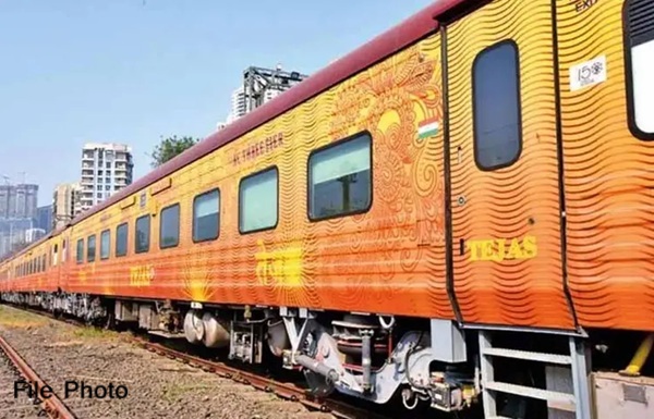 ટ્રેન આવતા પહેલા રેલવે ટ્રેક પર મોટા મોટા પથ્થરો રાખી દેવાયા; લોકો પાયલટની સતર્કતાથી દુર્ઘટના ટળી