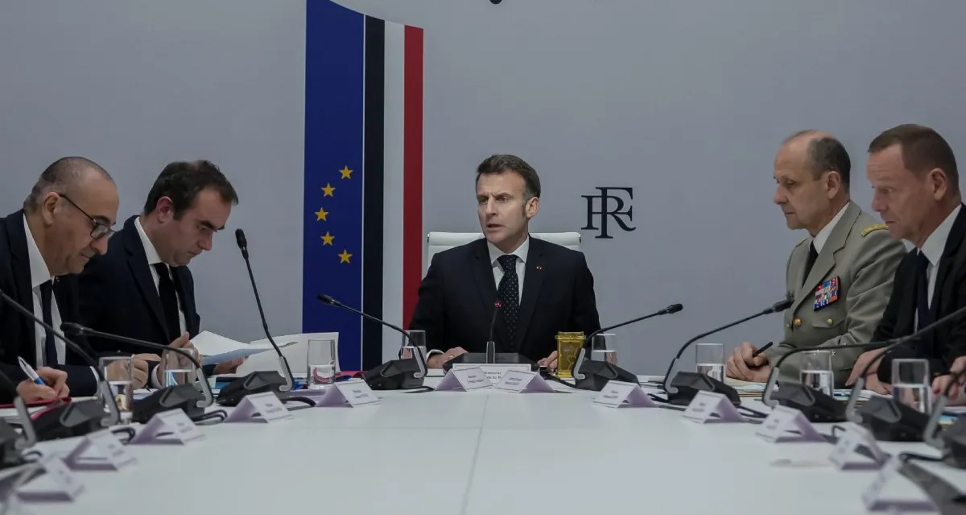 અમે પરમાણુ બોમ્બ પણ બનાવીશું, પરંતુ અમે સંખ્યા જાહેર કરીશું નહીં," ફ્રેન્ચ રાષ્ટ્રપતિ મેક્રોને જાહેરાત કરી