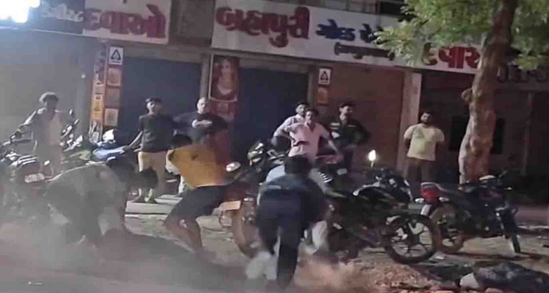 પાલનપુરમાં અસામાજિક તત્વો દ્વારા જાહેરમાં છુટ્ટા હાથની મારામારી