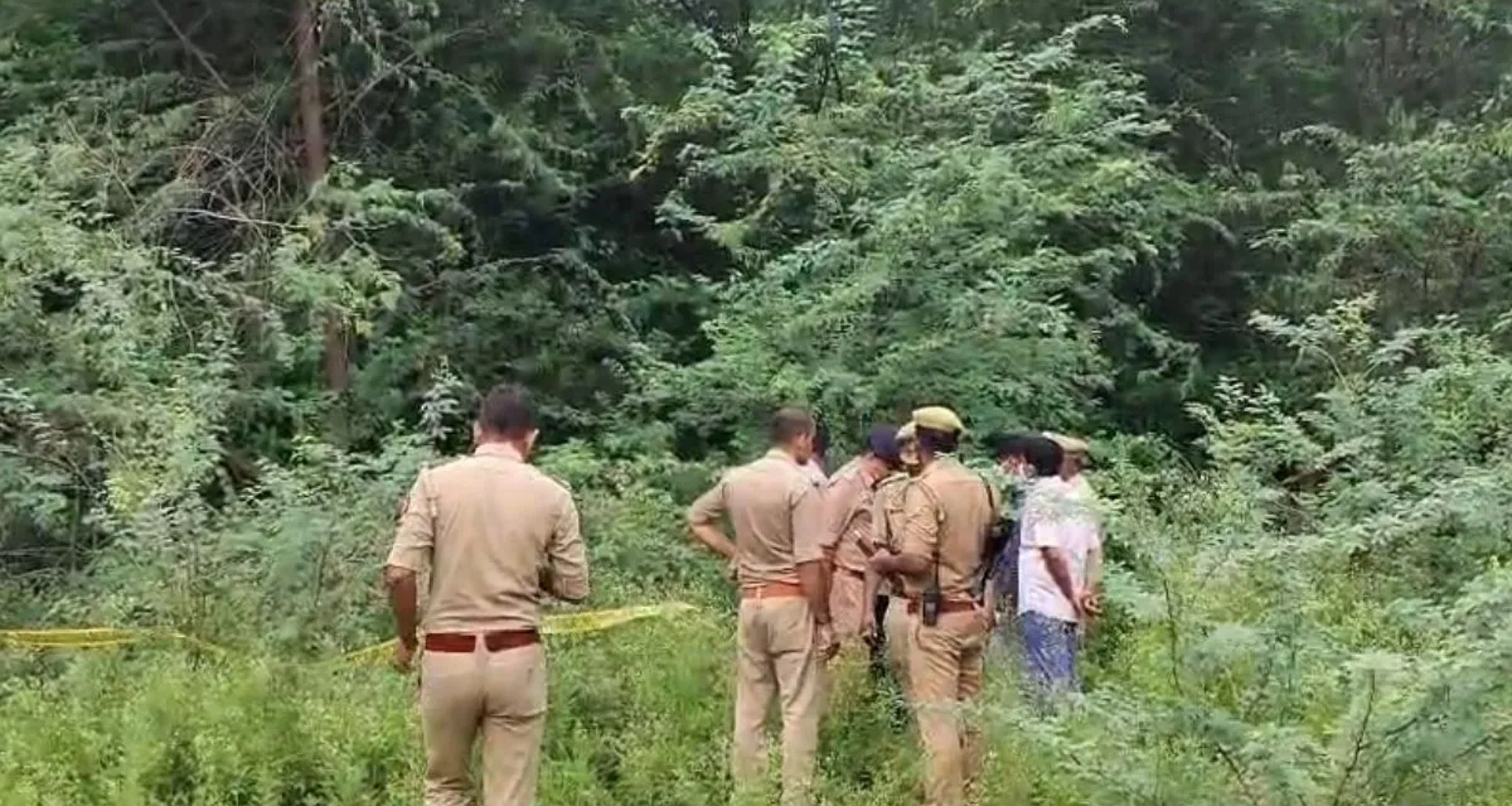 યુપીના ફતેહપુરમાં એક યુવકે એક મહિલાની ક્રૂરતાથી હત્યા કરી