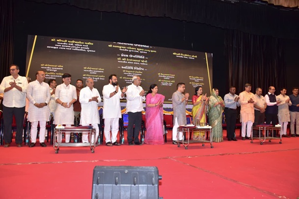 વડોદરા શહેરને રૂ. ૨૦૩ કરોડના વિકાસ પ્રકલ્પોની ભેટ ધરતા નાયબ મુખ્યમંત્રીશ્રી હર્ષ સંઘવી