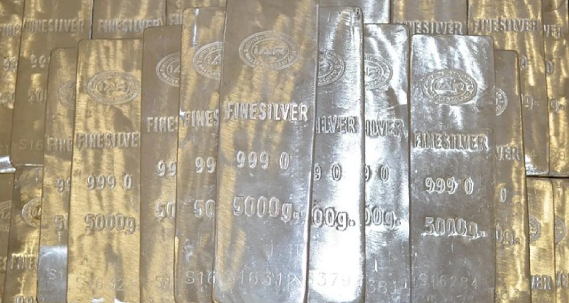 ચાંદીનો ભાવ 1.5 લાખ રૂપિયા સુધી પહોંચશે! જાણો કેમ આટલી ઝડપથી વધી રહ્યા છે ભાવ; જાણો....