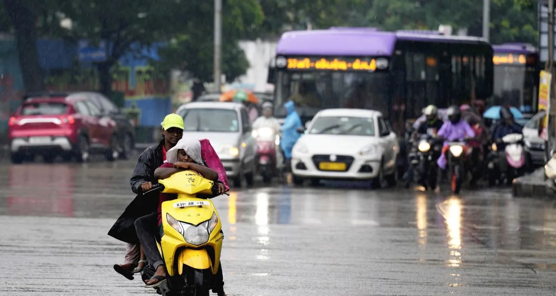 ચક્રવાતી વાવાઝોડાની બિહાર સહિત 12 રાજ્યો પર અસર; વાવાઝોડા અને વરસાદની ચેતવણી