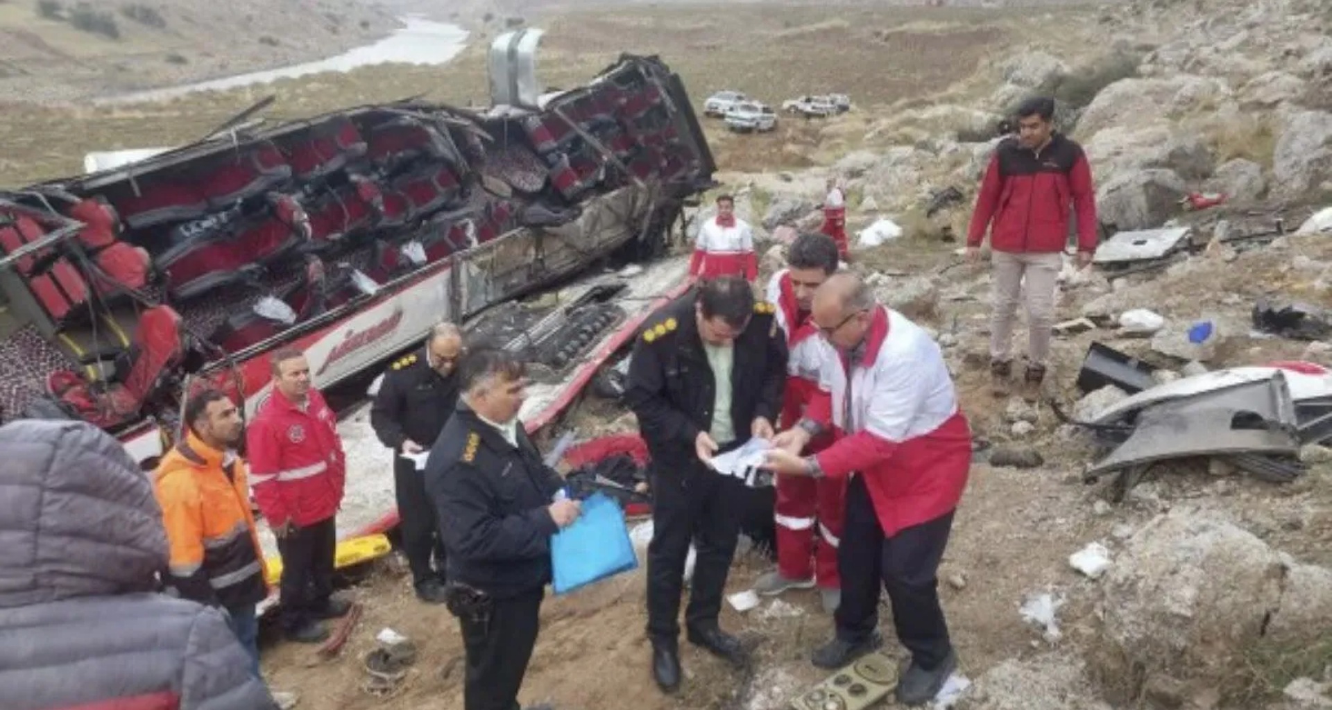 ઈરાનમાં ભયાનક બસ અકસ્માત, ઓછામાં ઓછા 21 લોકોના મોત અને 34 ઘાયલ