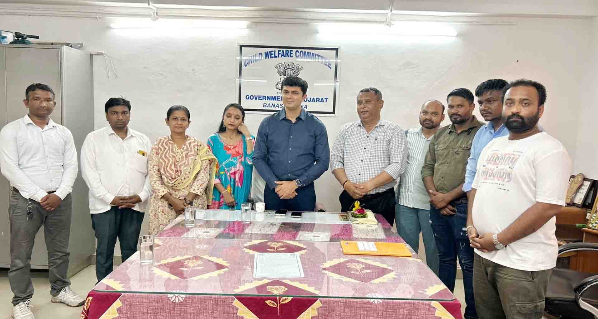 બનાસકાંઠા એસ.પી. દ્વારા જન્મદિન અને લગ્ન વર્ષગાંઠની પ્રેરણાદાયી ઉજવણી