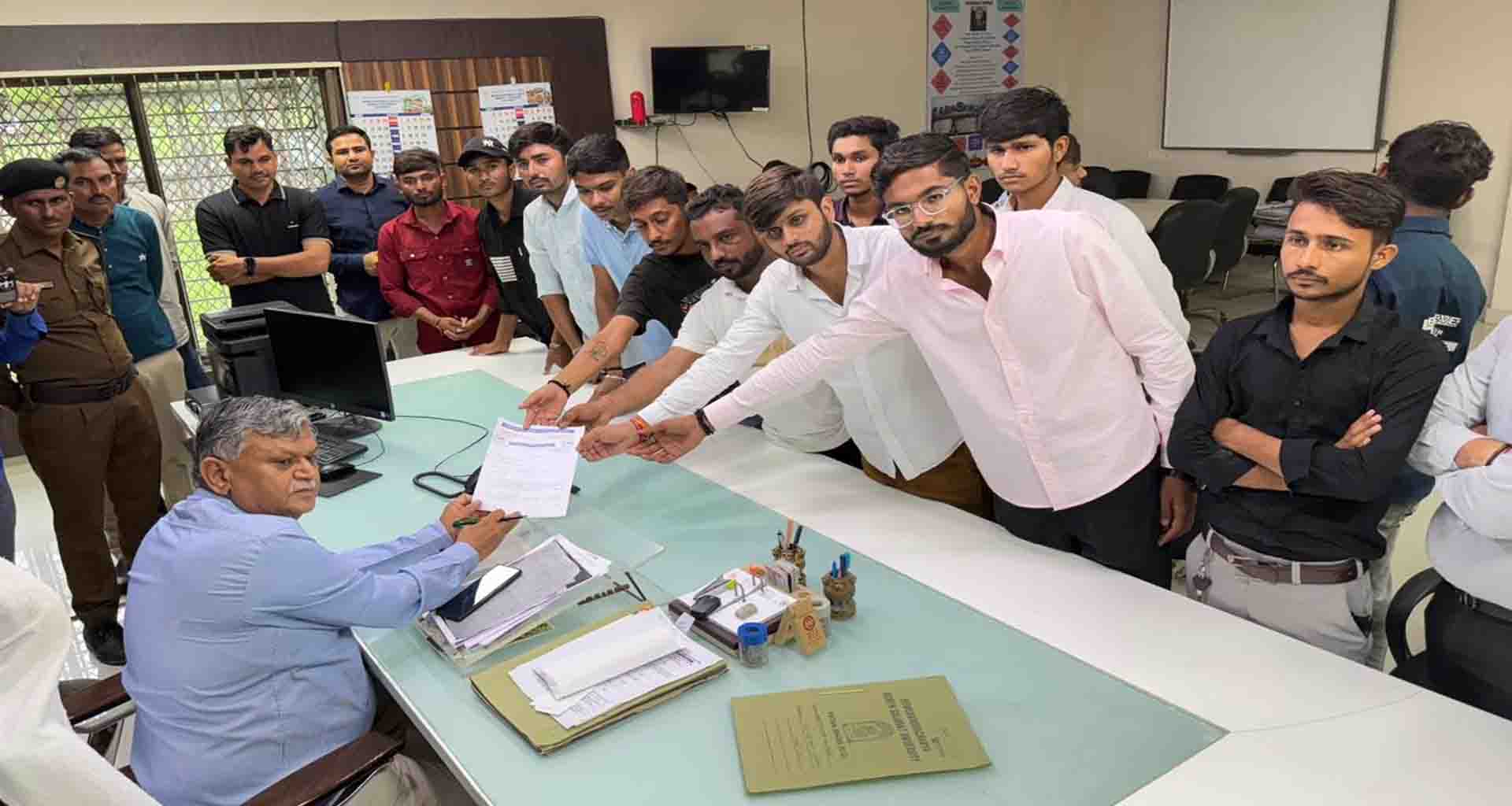 જીકાસ પોર્ટલ દ્વારા સ્નાતક પ્રવેશ પ્રક્રિયામાં ઓછા ગુણ વાળાને પ્રવેશ; વધુ ગુણવાળા પ્રવેશ થી વંચિત રહ્યા