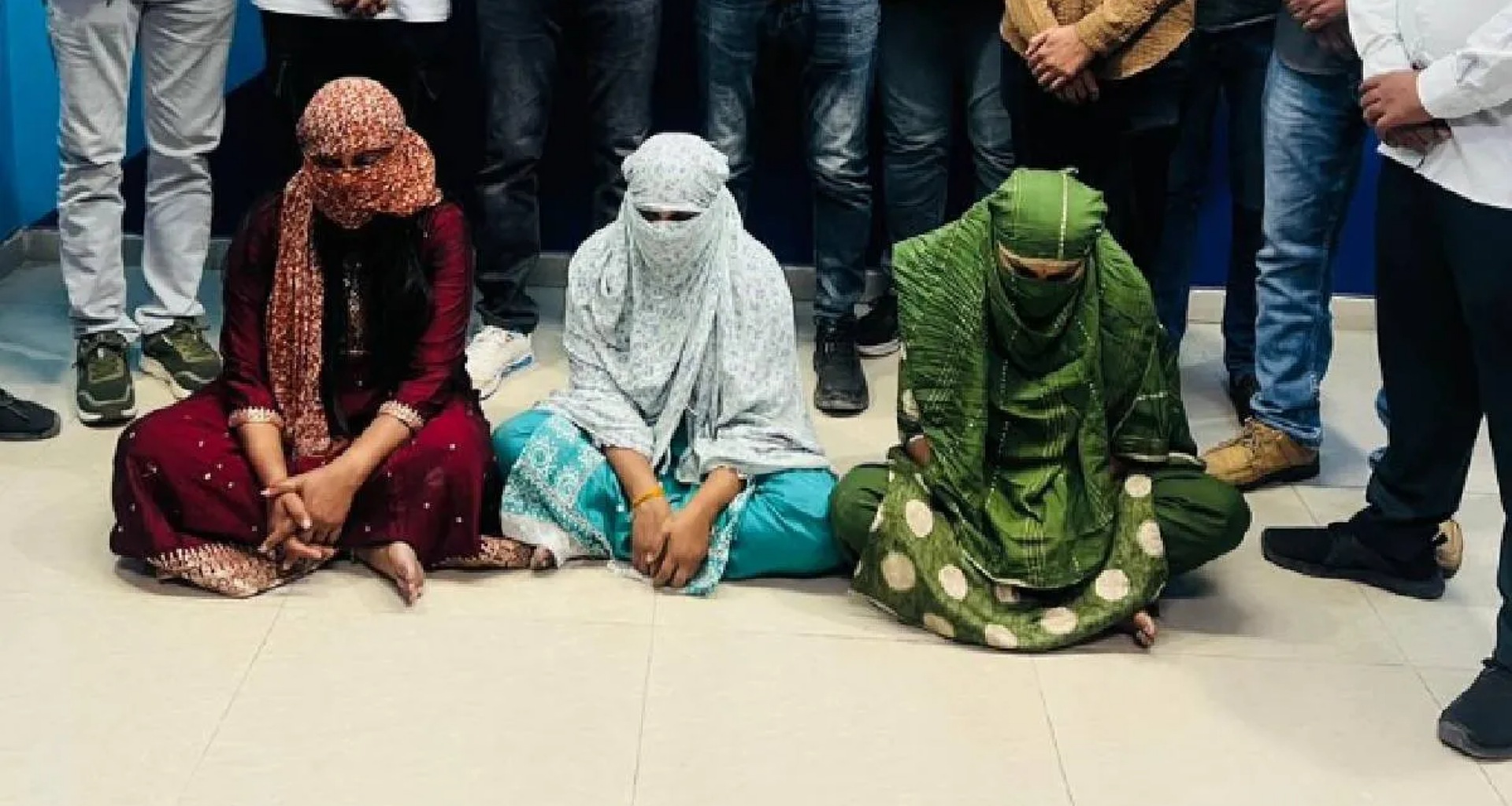 ભાગવત કથા દરમિયાન સોનાની ચેઈન ચોરી કરવા બદલ ત્રણ મહિલાઓની ધરપકડ