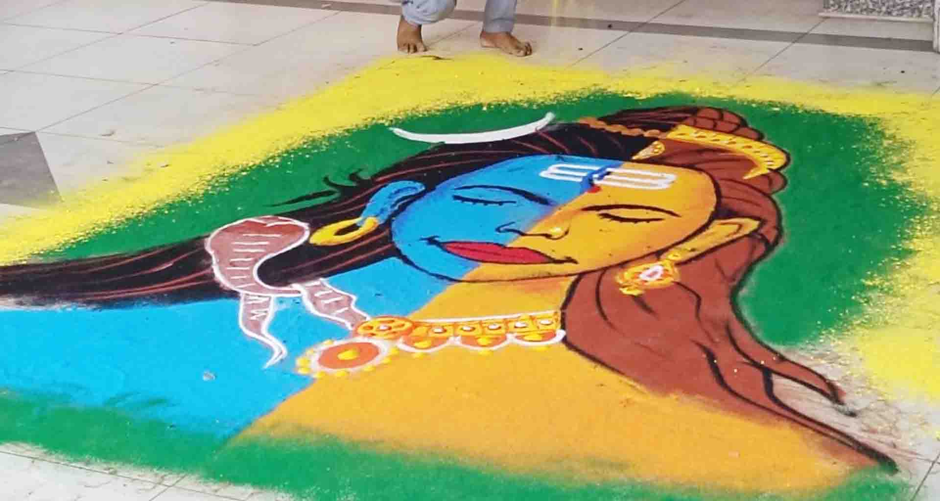 કલાકારની અનોખી શિવભક્તિ; શ્રાવણ મહિનામાં શિવજીની રંગોળી