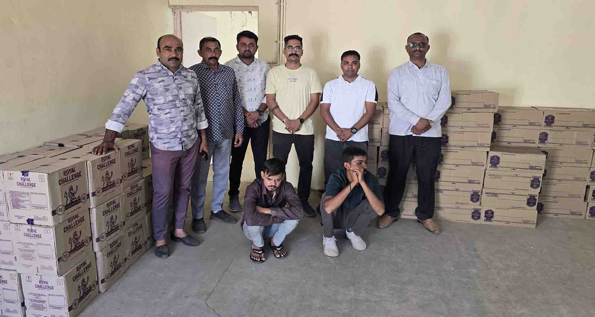 ગાંધીનગર એલસીબી એ વિદેસી દારૂનું કટિંગ નેટવર્ક ઝડપી પાડ્યું; 14 લાખ થી વધુનો મુદ્દામાલ જપ્ત