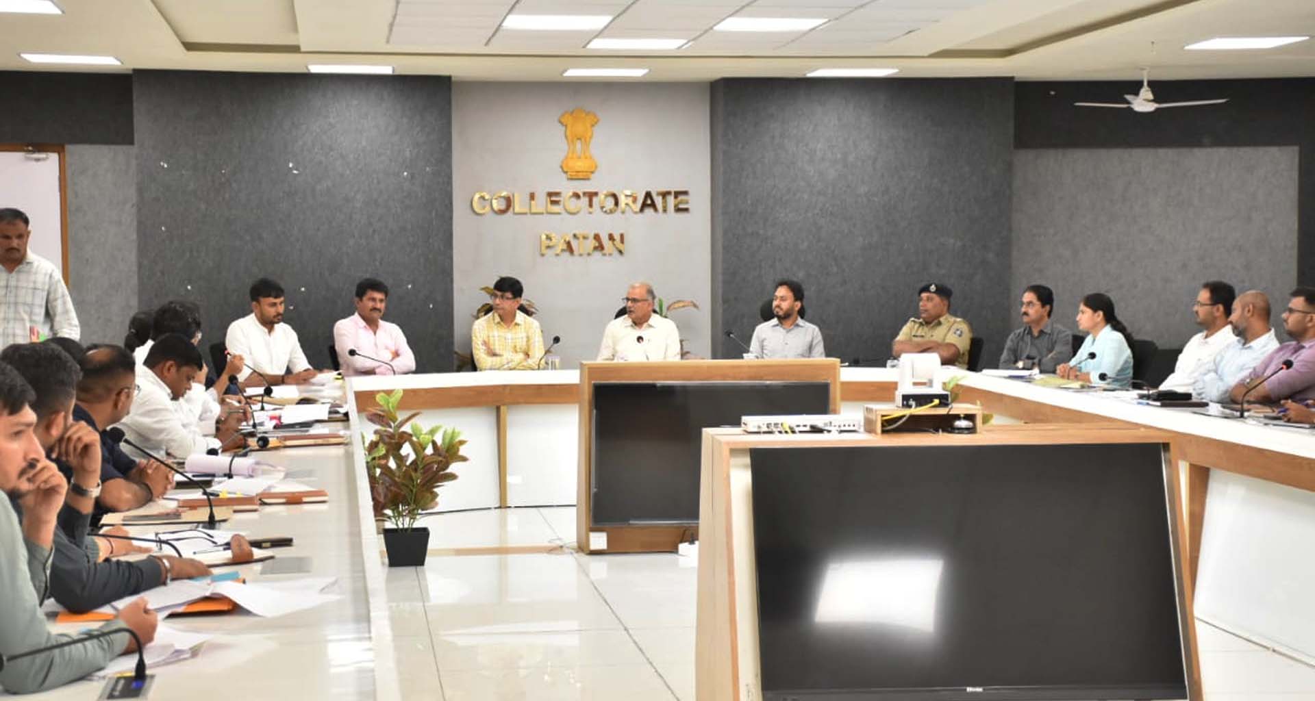 પાટણ કલેકટરના અધ્યક્ષ સ્થાને જિલ્લા કક્ષાનો સ્વાગત ફરિયાદ નિવારણ કાર્યક્રમ યોજાયો