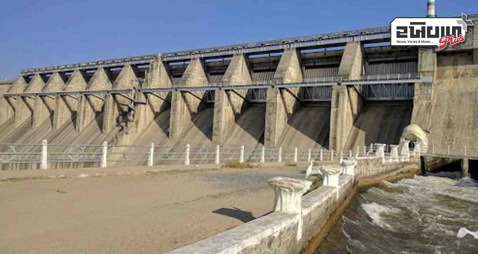 જીવાદોરી સમાન દાંતીવાડા ડેમના દરવાજા બદલવાનું કામ પુરજોશમાં