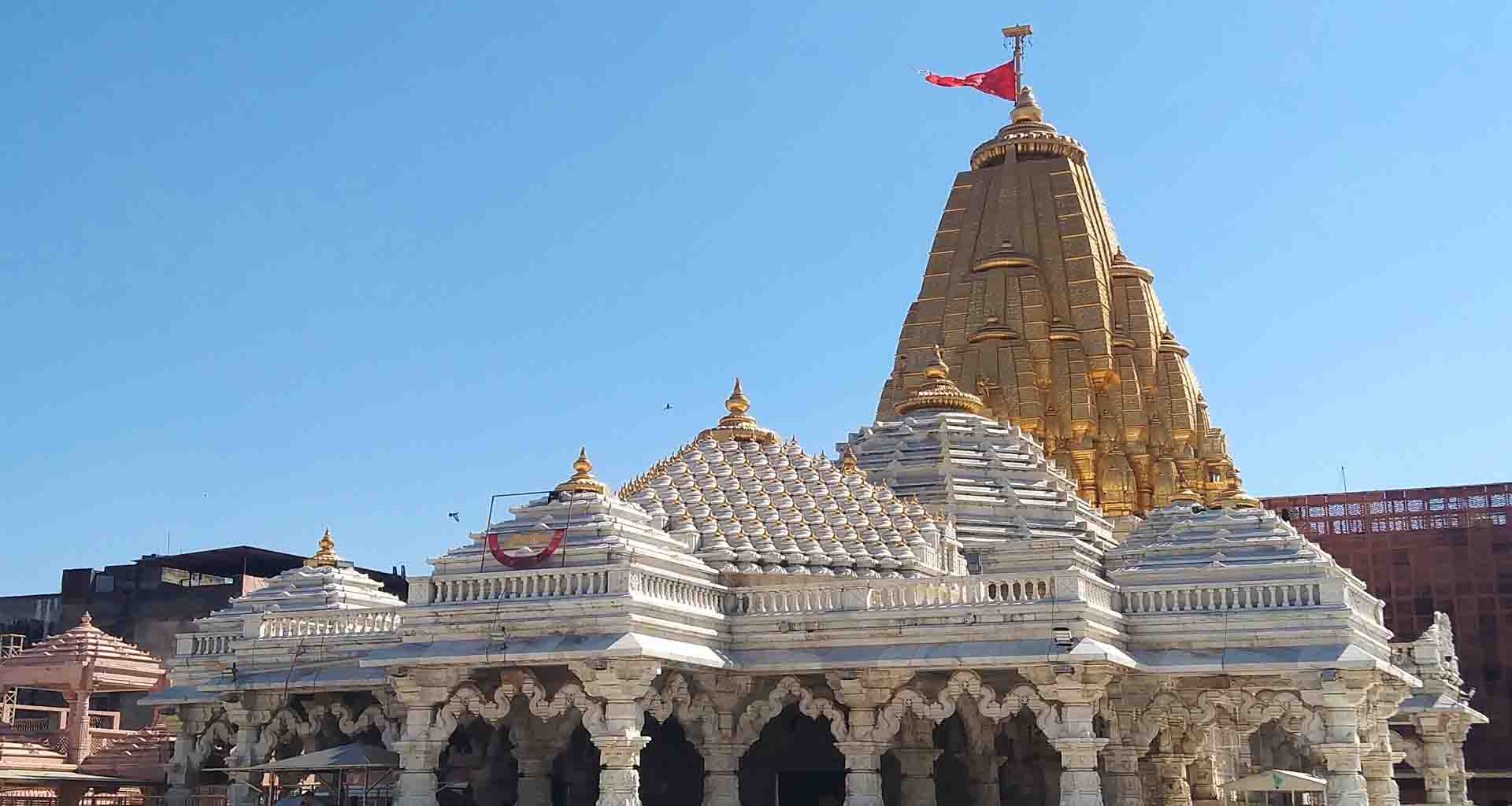 ચૈત્રી નવરાત્રીને લઈને શ્રી આરાસુરી અંબાજી મંદિર ખાતે આરતી તથા દર્શનના સમયમાં ફેરફાર કરાયો