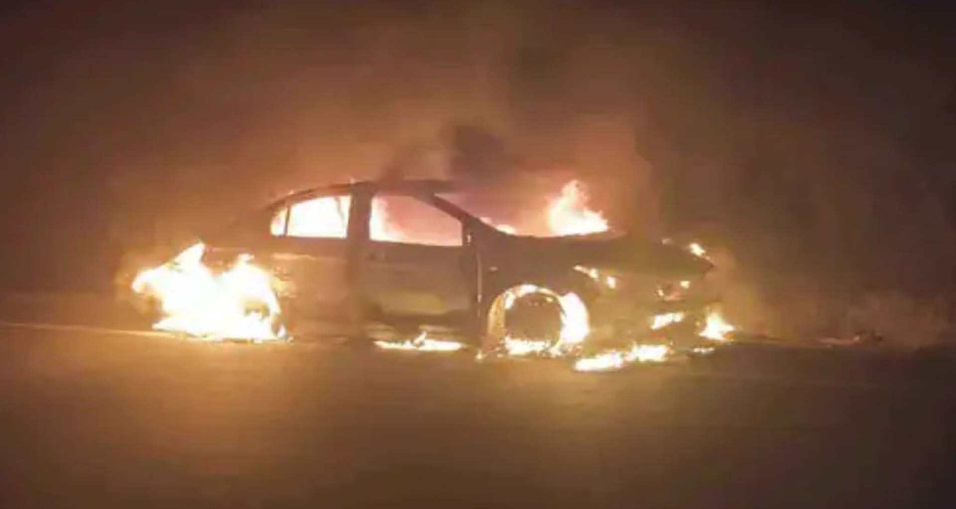 હારીજ - સમી હાઈવે ઉપર કાર શોર્ટ સર્કિટના કારણે આગમાં લપેટાઈ