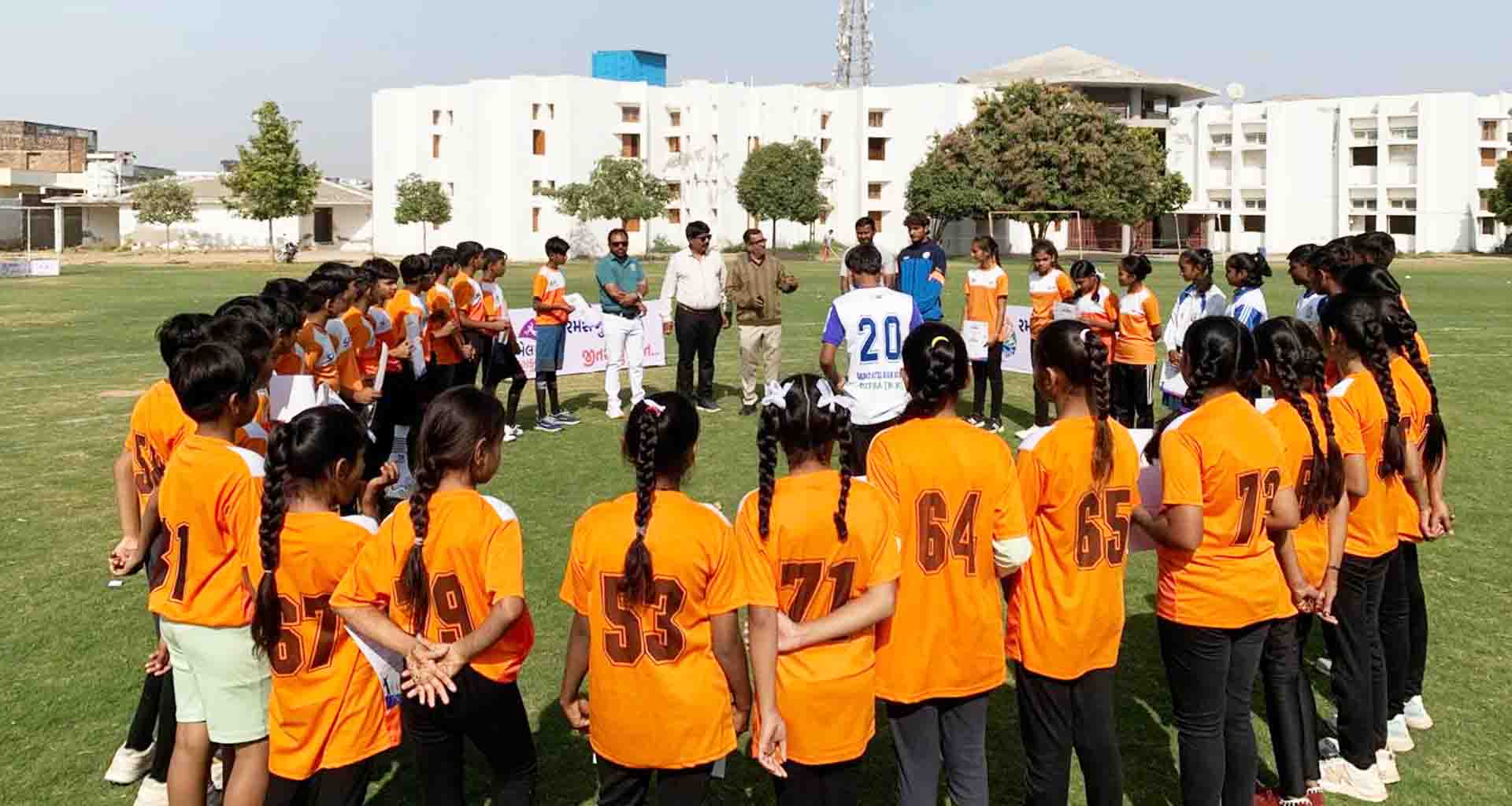 ડીસાની સરદાર પટેલ હાઈસ્કૂલના બે વિદ્યાર્થીઓની 'હોકી ગુજરાત' ની ટીમમાં પસંદગી