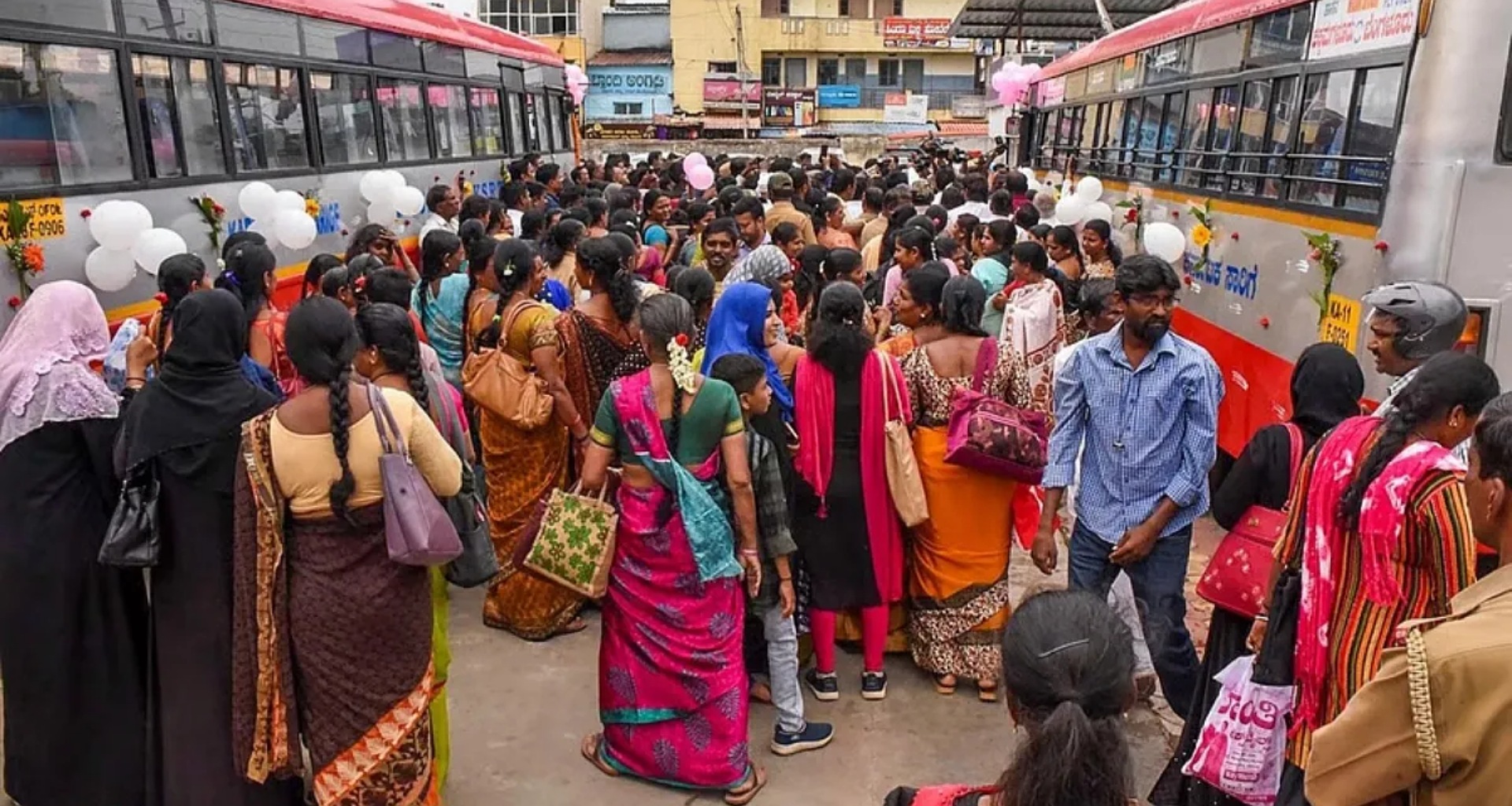 1 દિવસમાં 18 લાખથી વધુ મહિલાઓએ બસોમાં મફત મુસાફરી કરી, આ રાજ્યમાં એક અનોખો રેકોર્ડ બન્યો