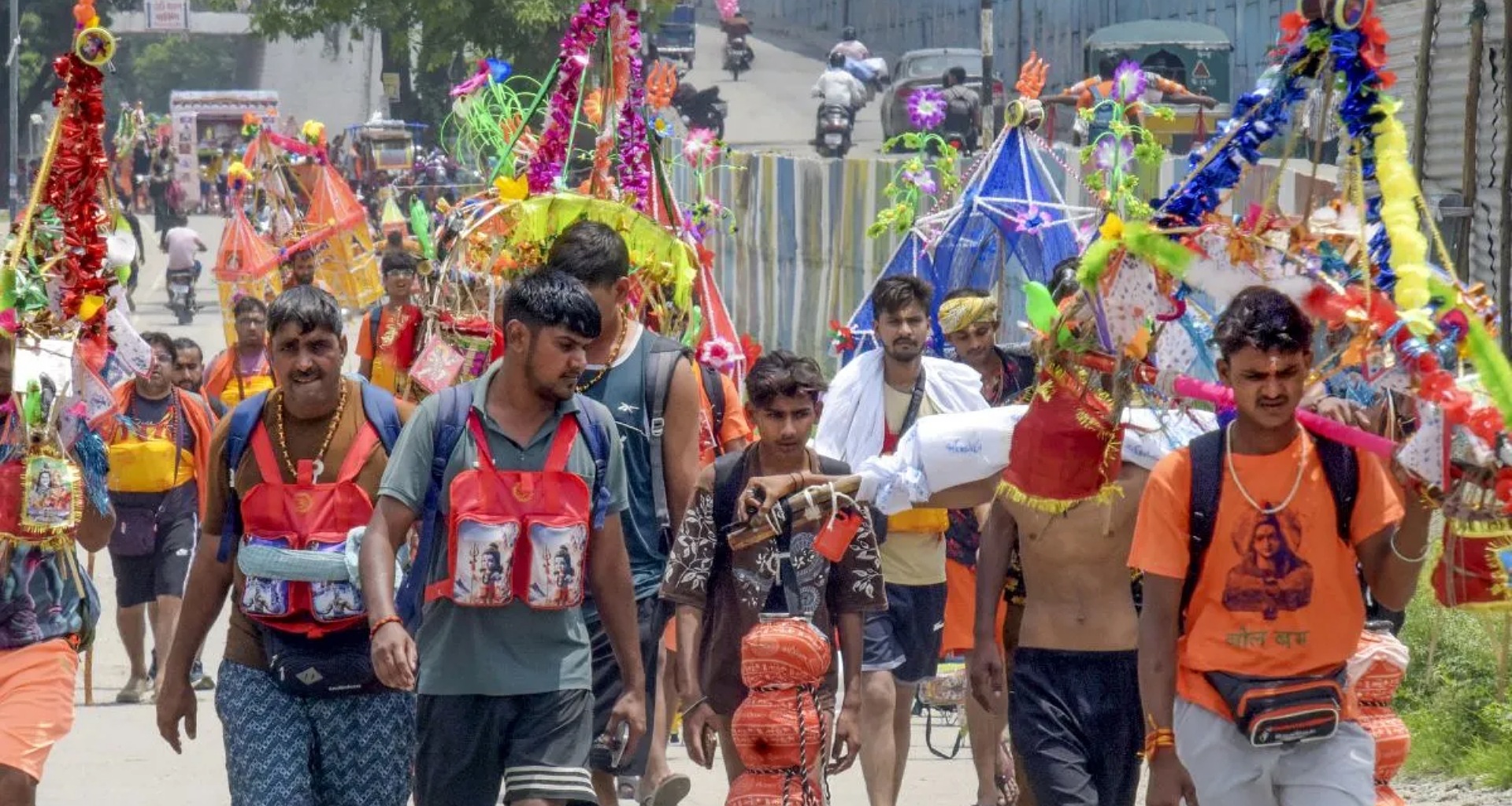 કાવડ યાત્રા: ઘાટ પર ડાઇવર, દર કિલોમીટરે બે પોલીસકર્મી ફરજ પર, ANPR કેમેરાથી શંકાસ્પદ લોકો પર નજર રાખવામાં આવશે