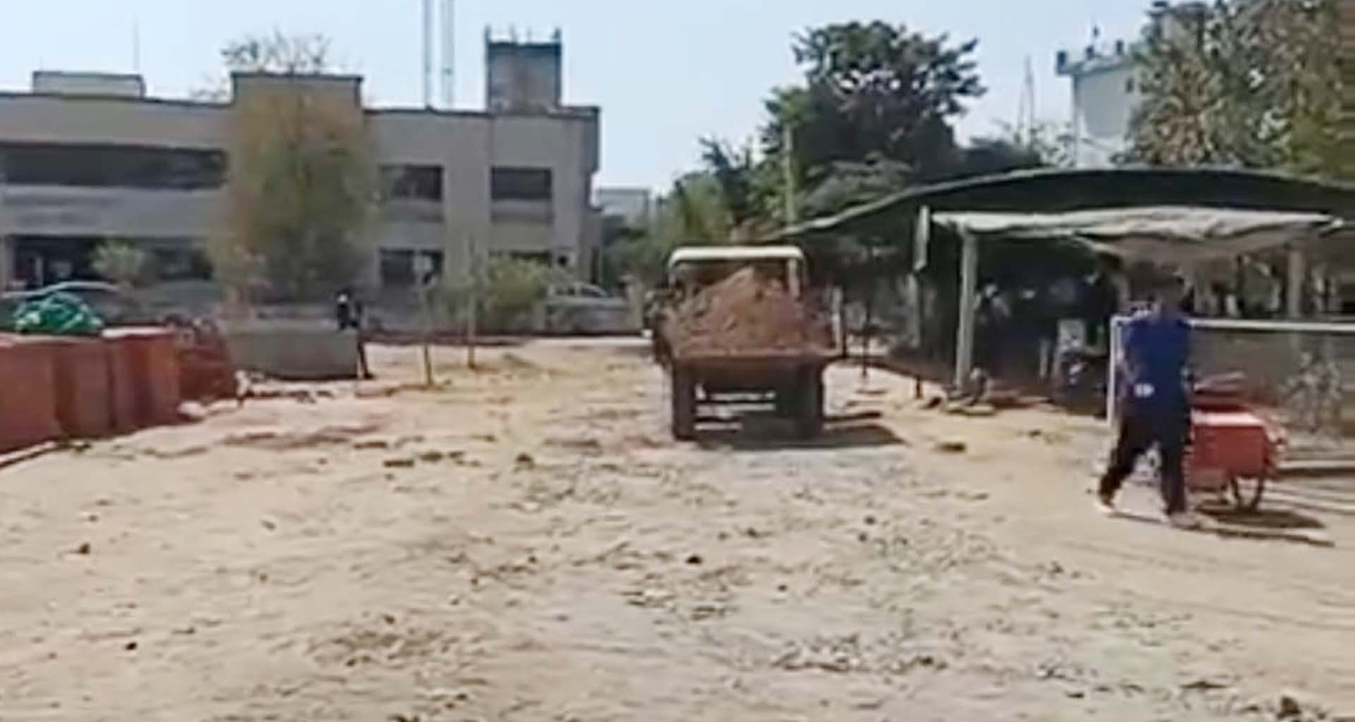 ડીસામાં કરોડોના ખર્ચે નિર્માણ પામતા સરકારી કેમ્પસમાં કોન્ટ્રાક્ટરની ઘોર બેદરકારી