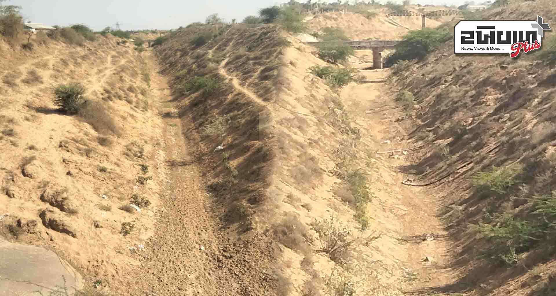 લાખણી તાલુકામાં ઉનાળુ વાવેતર ટાણે કેનાલમાં પાણી બંધ કરાતા ખેડૂતોમાં રોષ