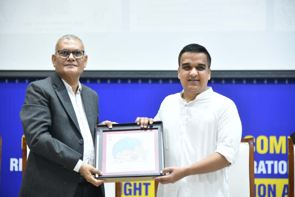 સરકારી તંત્ર- નાગરિકો વચ્ચે આયોગે સેતુરૂપ કામ કરીને RTI અંગેના કેસોનો ઝડપી ઉકેલ લાવી ગુજરાતને અગ્રીમ હરોળનુ રાજ્ય બનાવ્યું :- ગૃહ રાજ્યમંત્રી શ્રી હર્ષ સંઘવી