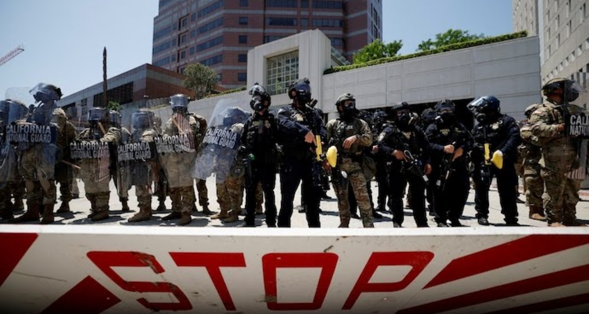 ટ્રમ્પના ઇમિગ્રેશન દરોડાના વિરોધમાં વિરોધ પ્રદર્શનો અને લૂંટફાટ વચ્ચે LA માં આંશિક કર્ફ્યુ લાદવામાં આવ્યો