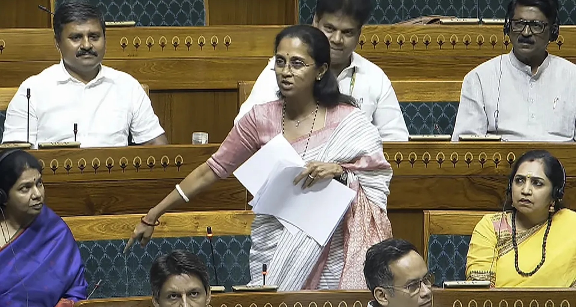 લોકસભામાં સુપ્રિયા સુલેએ પીએમ મોદીની પ્રશંસા કરી, કહ્યું- તેમણે મહાનતા બતાવી