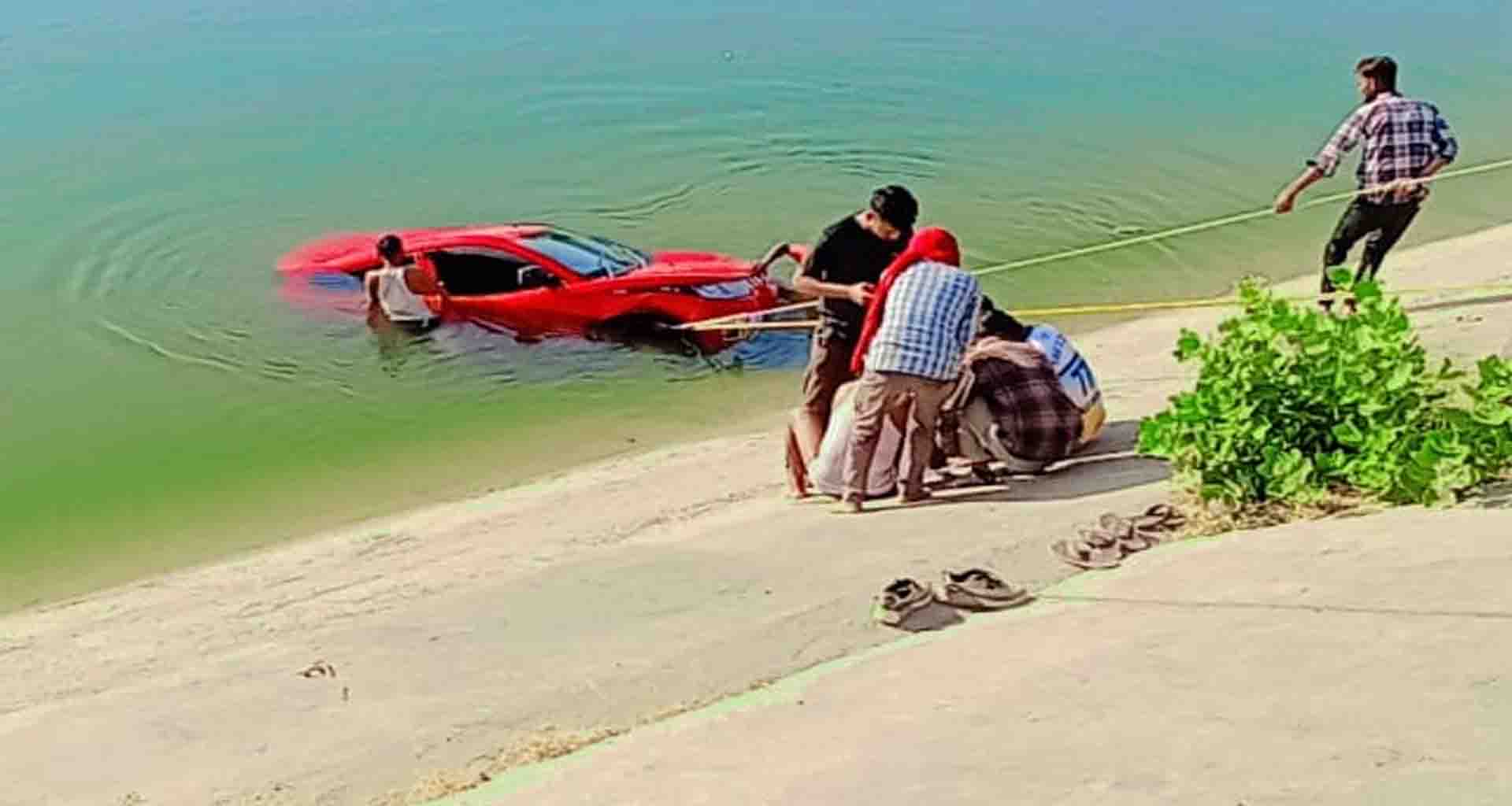 થરાદ નજીક દેવપુરા પાસે કાર કેનાલમાં ખાબકતાં ચારનાં મોત