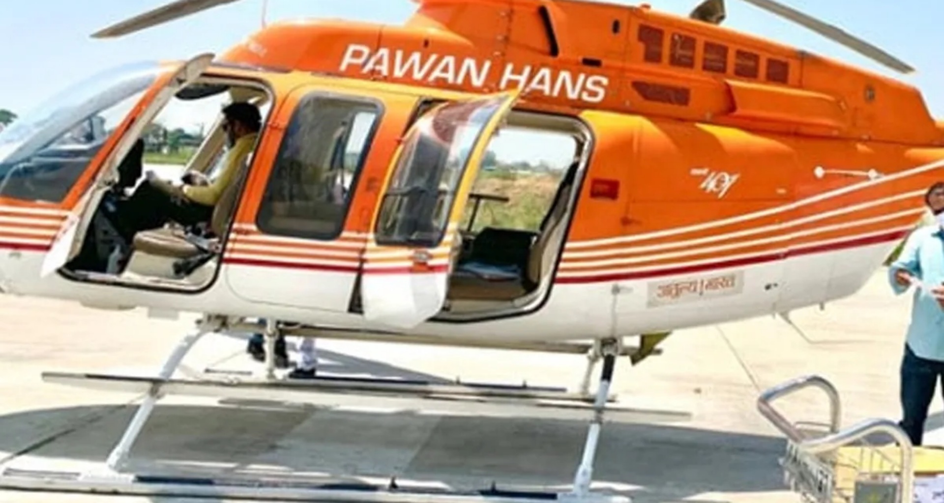 પવન હંસ હેલિકોપ્ટરનું દરિયાની વચ્ચે ઇમરજન્સી લેન્ડિંગ, 5 લોકો સુરક્ષિત