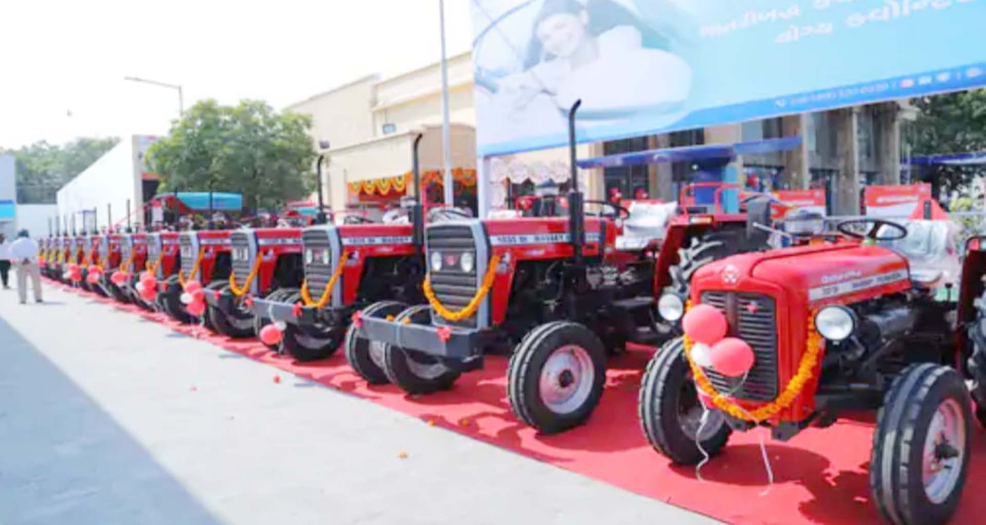 પાટણ જિલ્લામાં GST માં ઘટાડા સાથે ખેડૂતોએ ૨૨ દિવસમાં ૧૫૮ ટ્રેક્ટર ખરીદયા