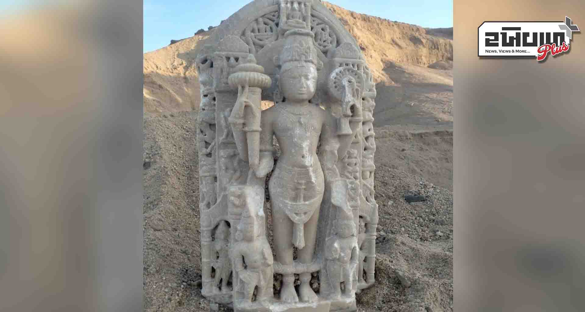 ડીસા તાલુકાના વડાવળ ગામે બનાસ નદીમાં ખોદકામ કરતાં મૂર્તિ નીકળી