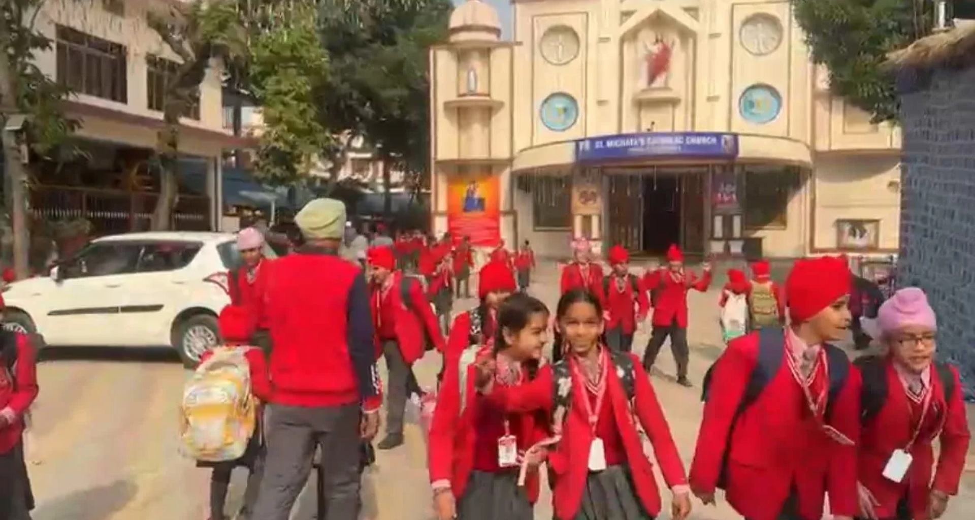 અમૃતસરની ઘણી શાળાઓને બોમ્બથી ઉડાવી દેવાની ધમકીઓ મળી