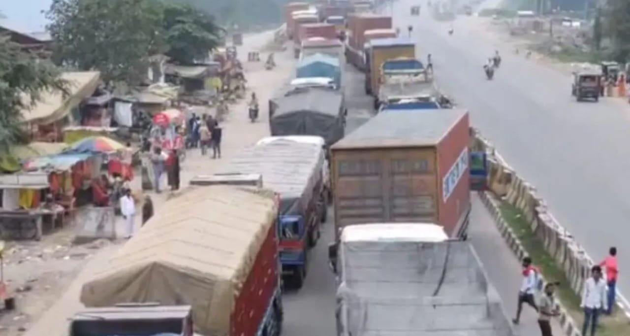 દિલ્હી-કોલકાતા રાષ્ટ્રીય ધોરીમાર્ગ પર 40 કિમી લાંબો ટ્રાફિક જામ, હજારો વાહનચાલકો 5 દિવસથી રસ્તા પર અટવાયા