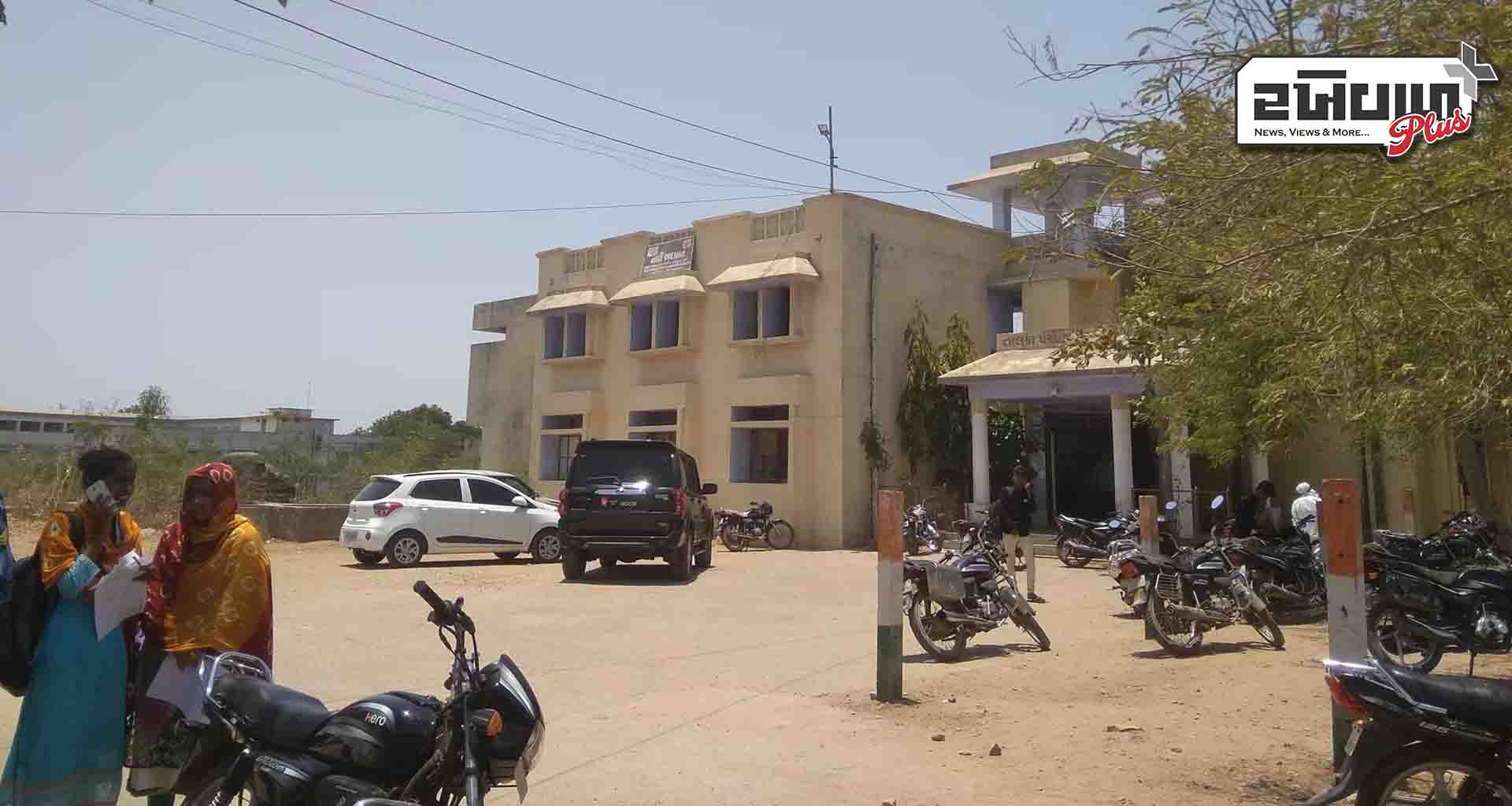 પાટણ ના સંખારી ખાતે સ્પર્ધાત્મક પરીક્ષાની તૈયારીઓ કરતા યુવાઓ માટે ગ્રાઉન્ડ ફાળવવા રજુઆત કરાઈ