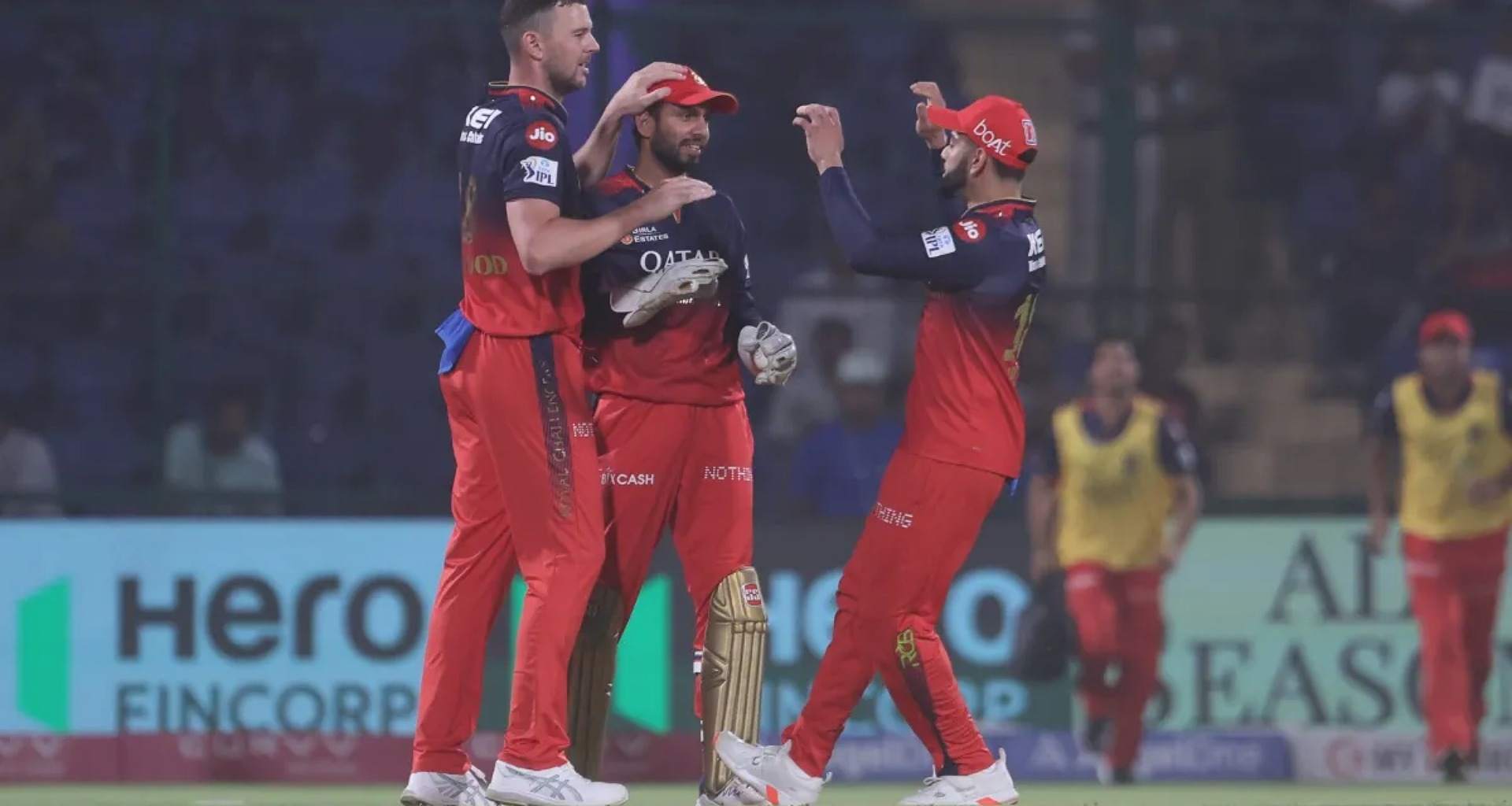 પ્લેઓફ પહેલા RCB ને સારા સમાચાર મળ્યા, મેચ વિનર બોલર આખરે ટીમમાં જોડાયો