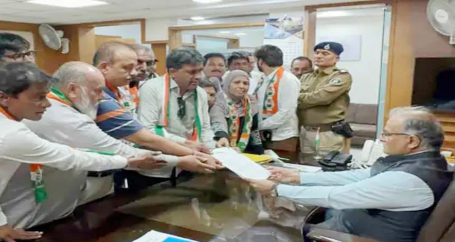 પાટણ જિલ્લાની મતદાર યાદીમાંથી લાખો મતદારોના નામ કમી થવા પાછળ ભાજપનો હાથ હોવાન પાટણ કોંગ્રેસના આક્ષેપ