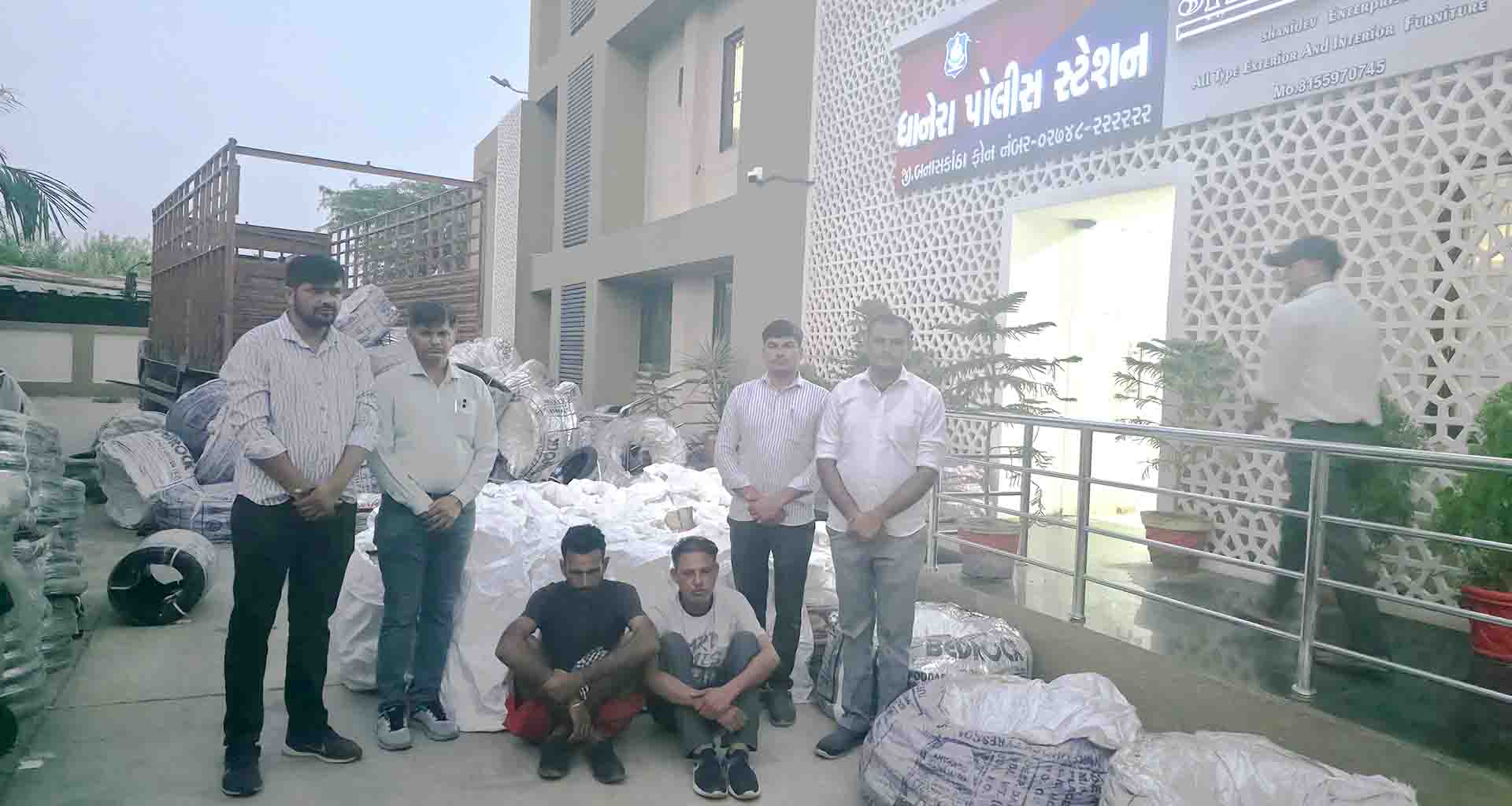 ધાનેરા; ટ્યુબ ટાયરની આડમાં વિદેશી દારૂ તથા આરોપી સહિત 27 લાખનો મુદ્દામાલ જપ્ત